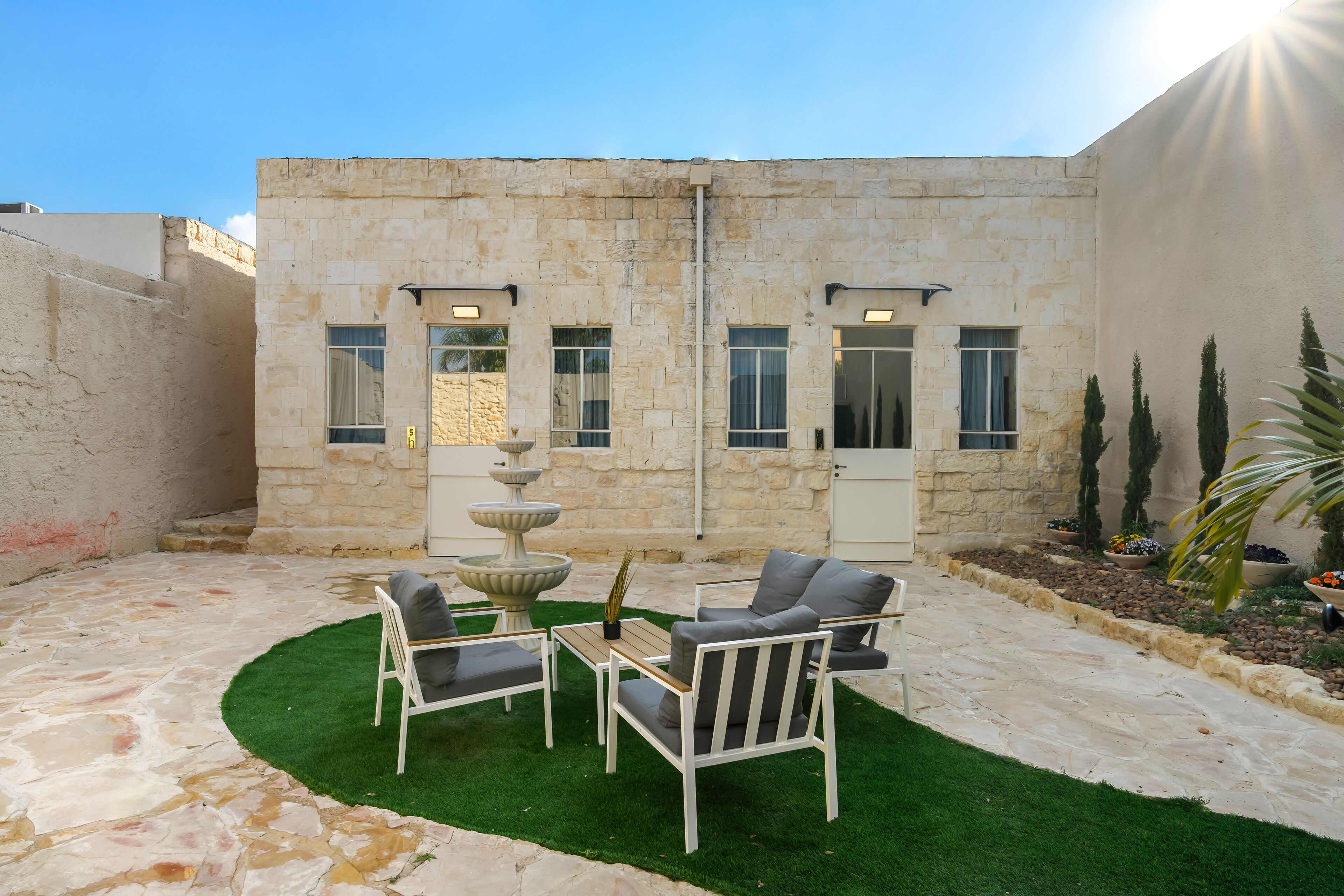 Helios Boutique Suites by La Finca Hotel