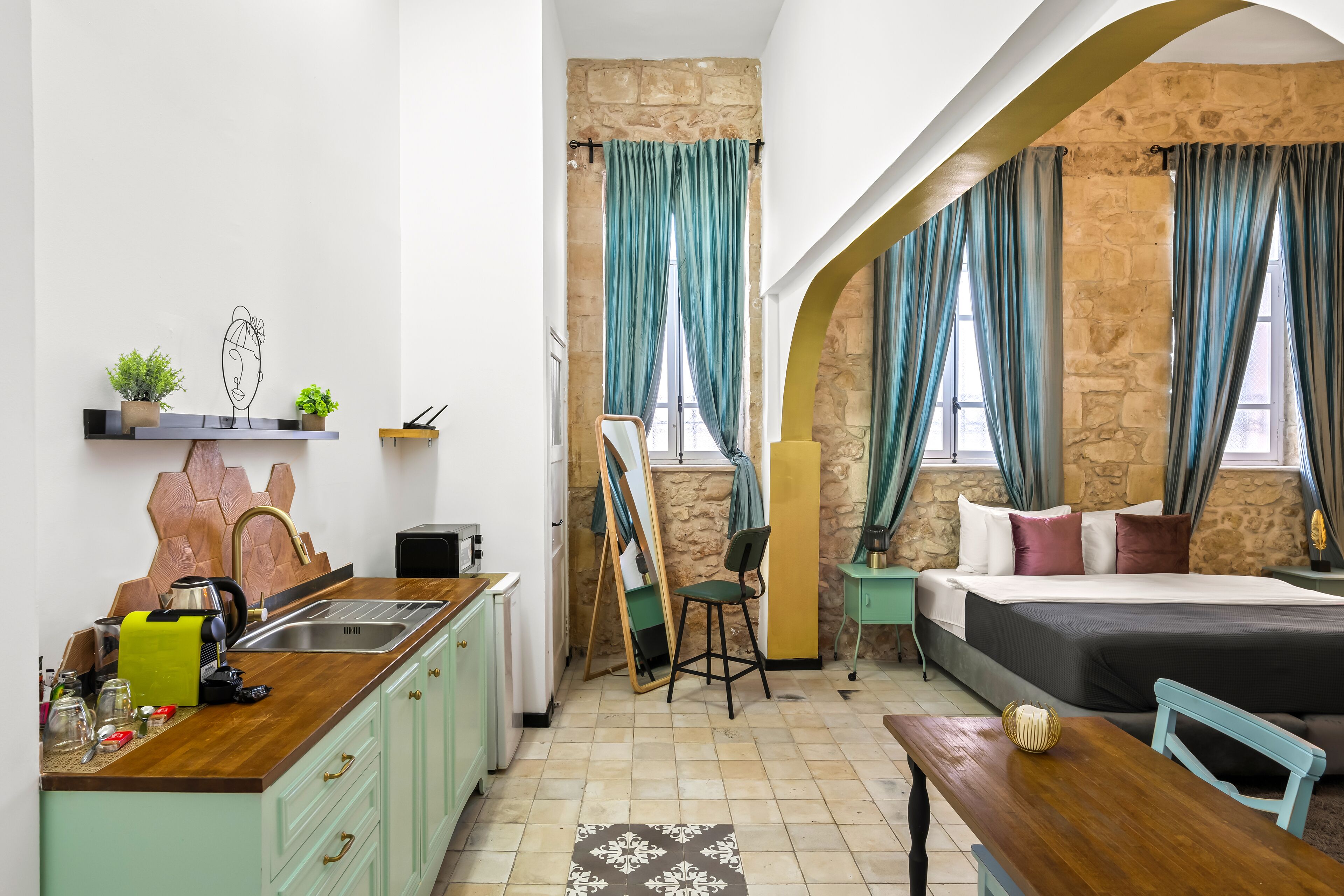 Helios Boutique Suites by La Finca Hotel