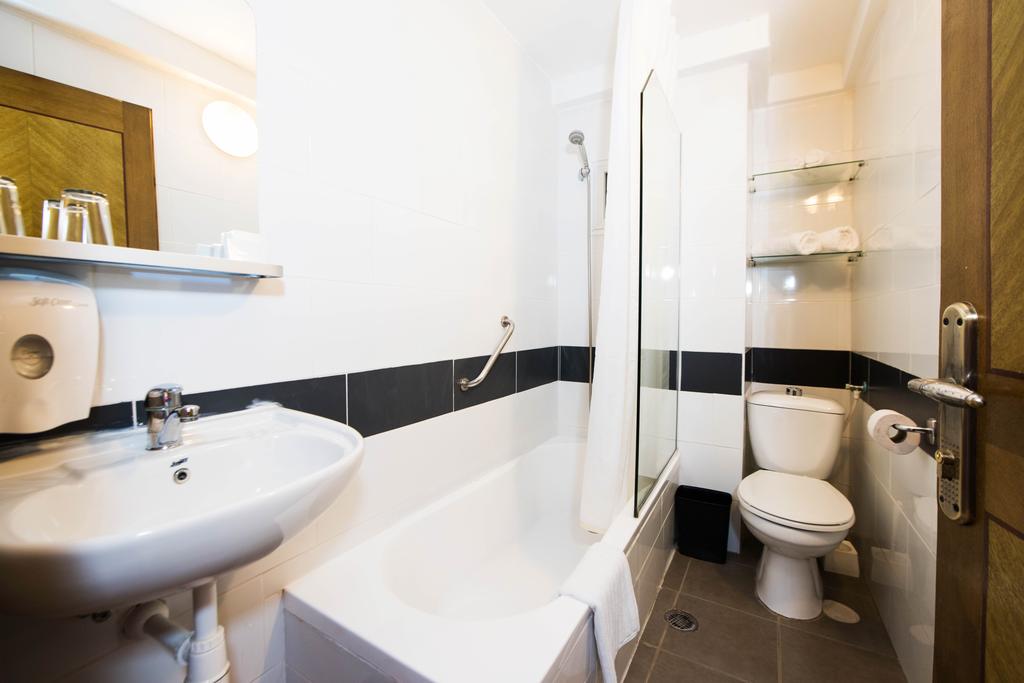 Ramon Suites Hotel
