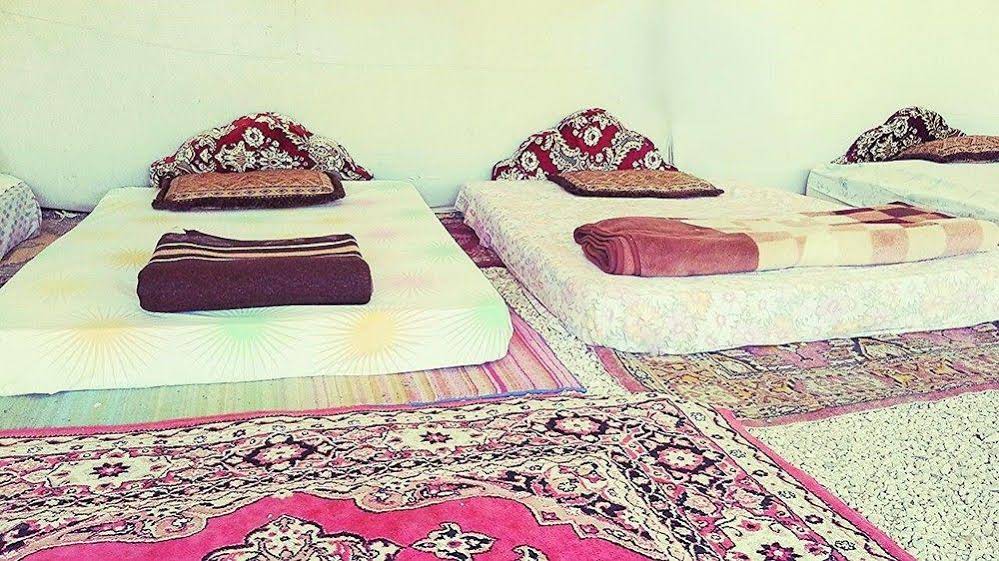 Silent Arrow Desert Lodge - Caravan Park