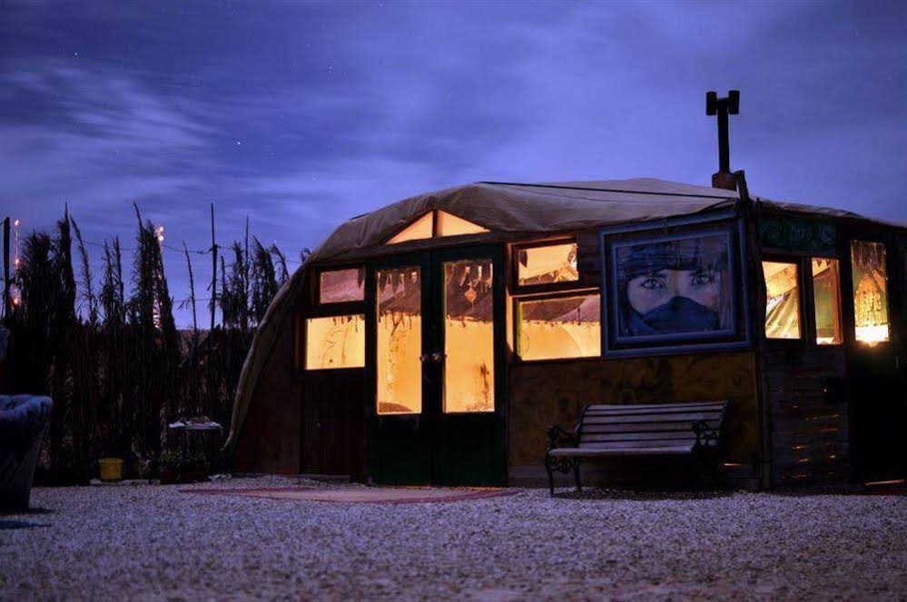 Silent Arrow Desert Lodge - Caravan Park