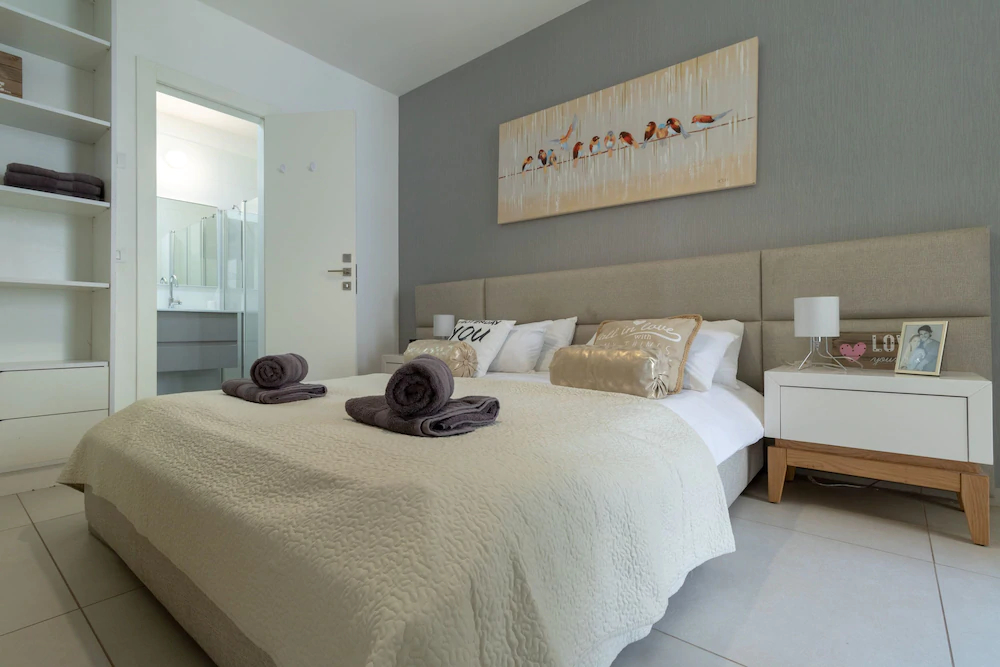 The Haneviim Suites