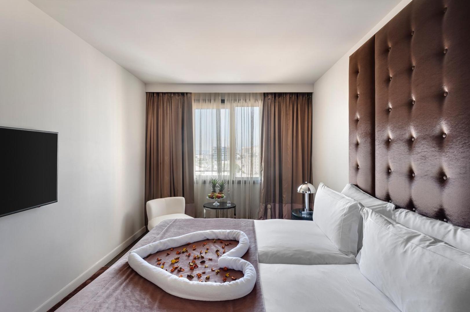 Lady Stern Hotel