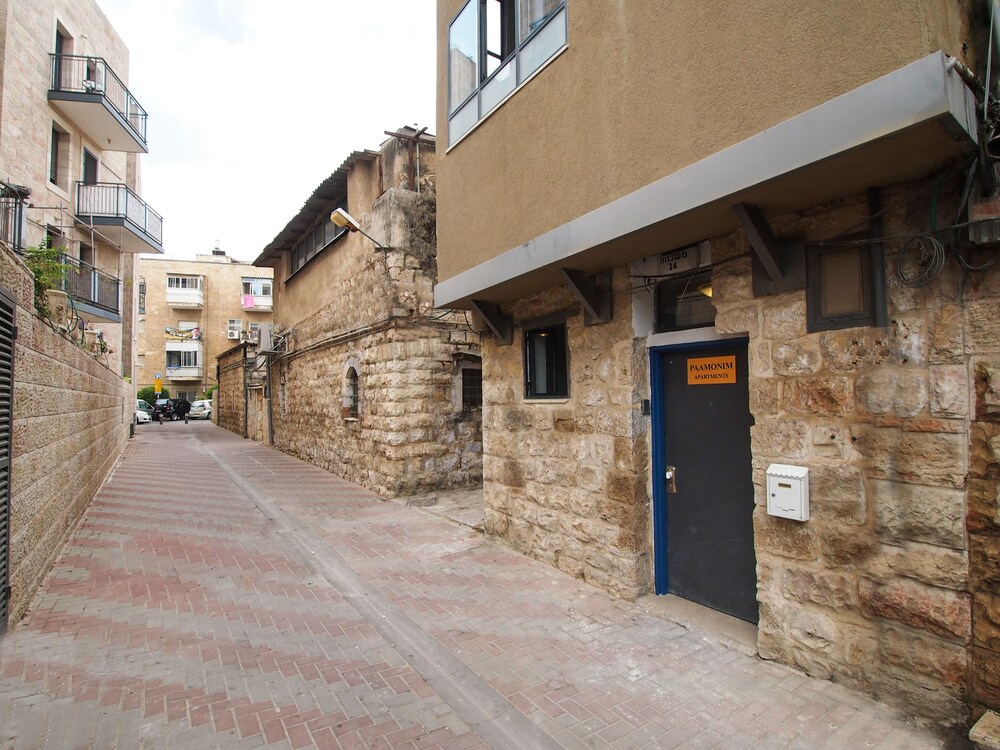Paamonim Apartments