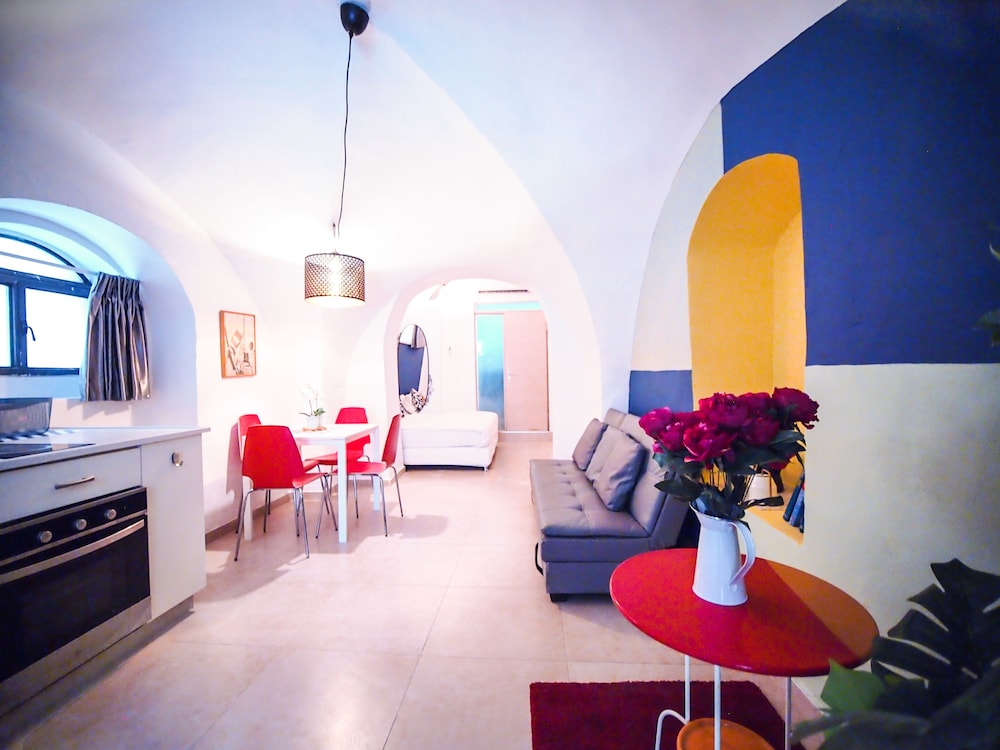 Paamonim Apartments