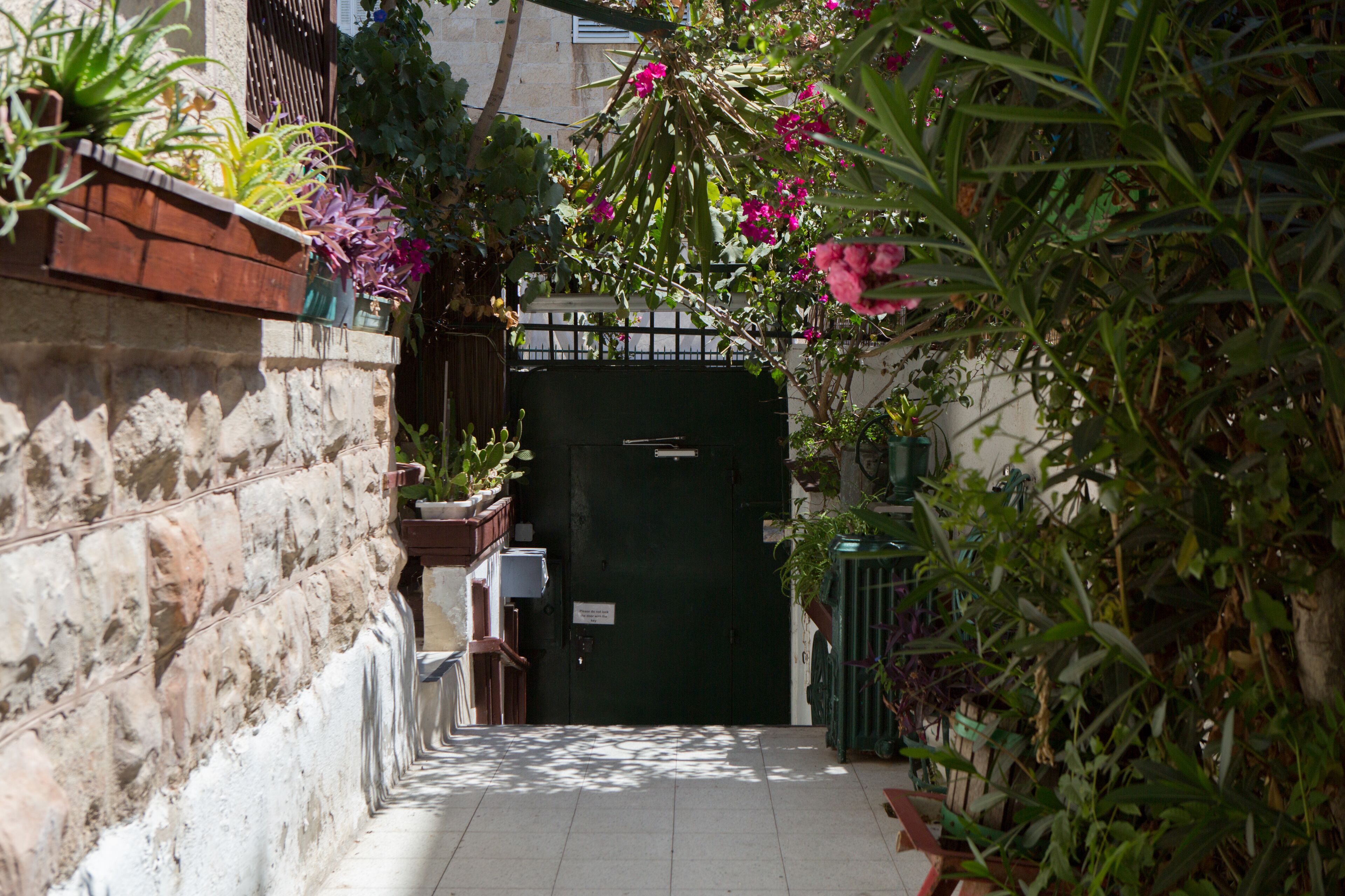 Tzefania Apartments Hotel