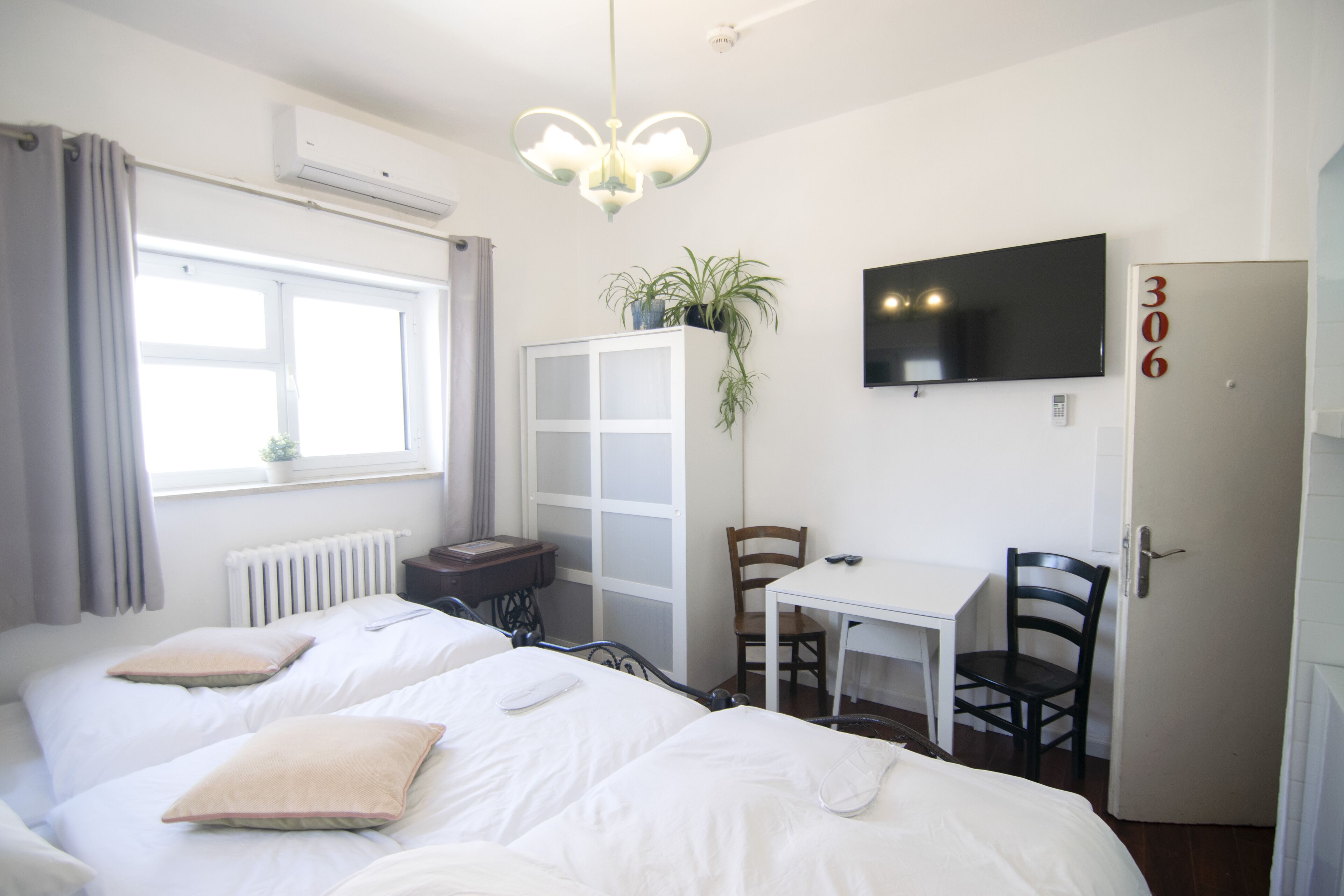 Tzefania Apartments Hotel