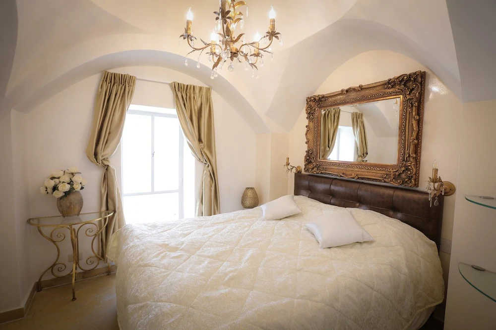 Western Wall Luxury House