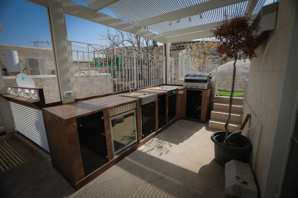 Western Wall Luxury House
