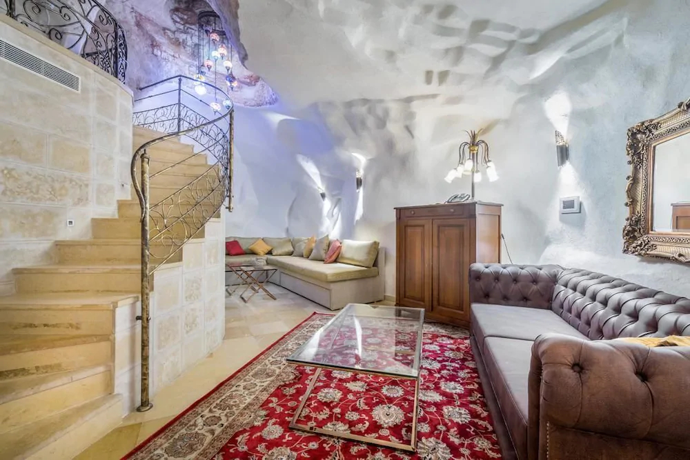 Western Wall Luxury House