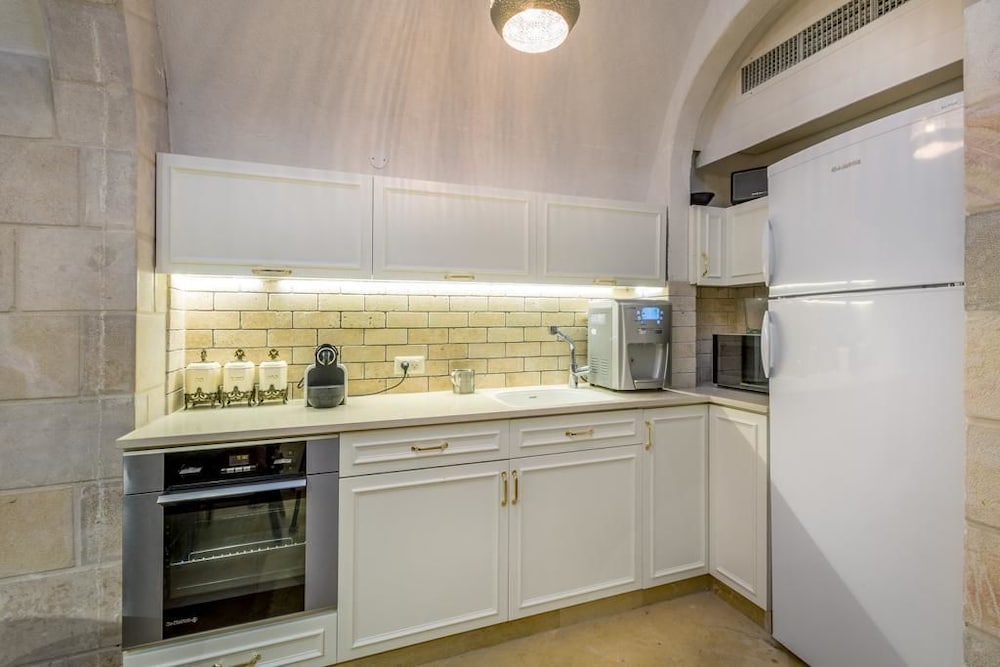 Western Wall Luxury House