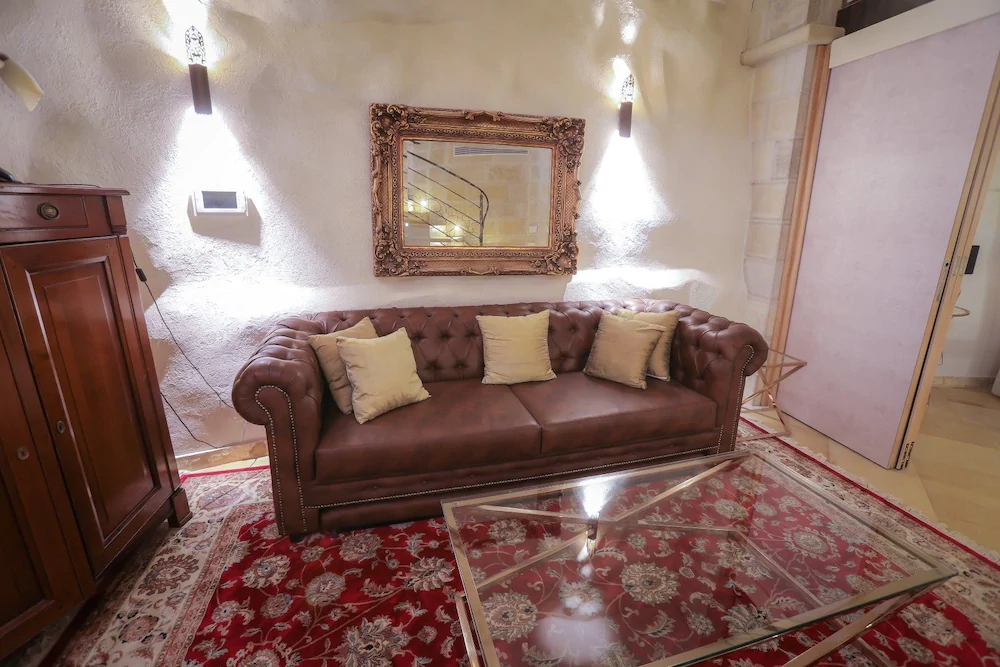 Western Wall Luxury House