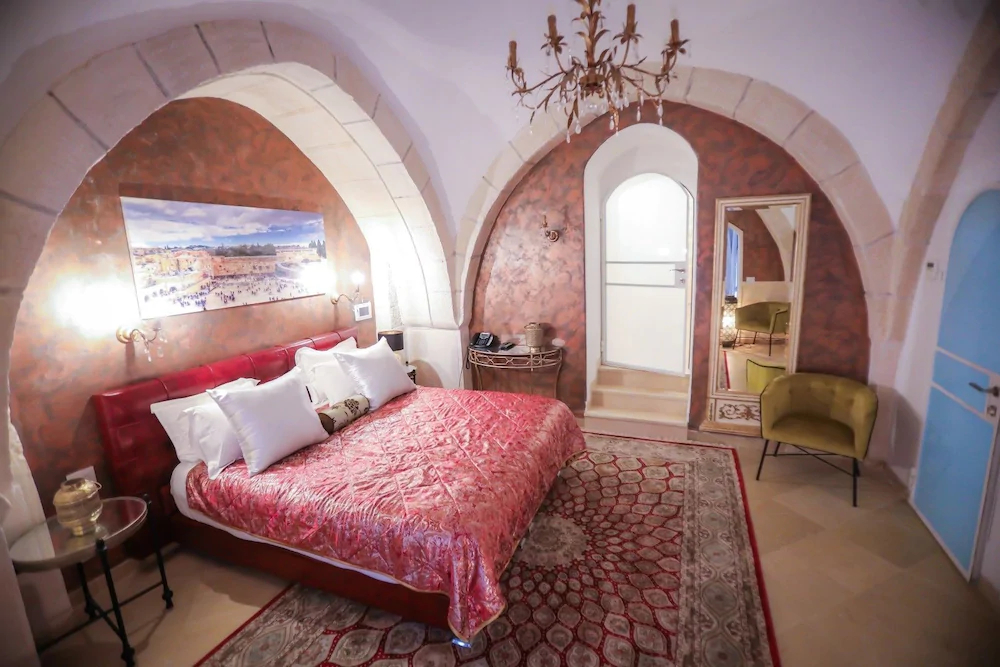 Western Wall Luxury House