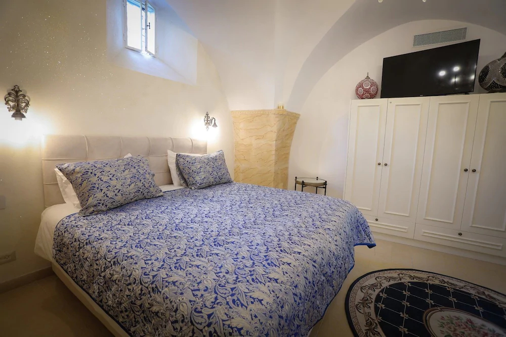 Western Wall Luxury House