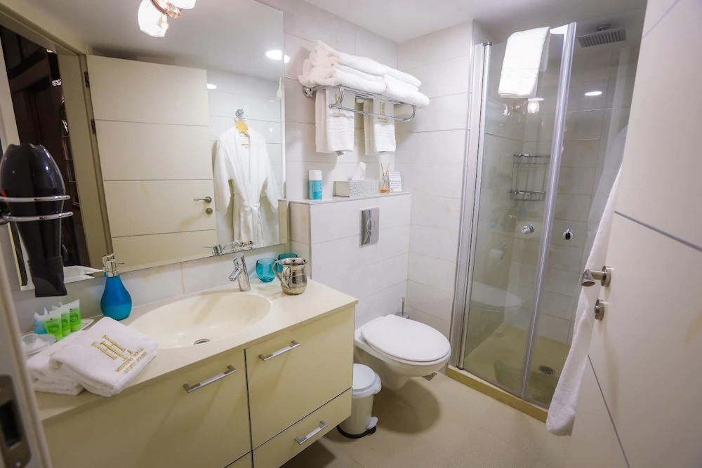 Western Wall Luxury House