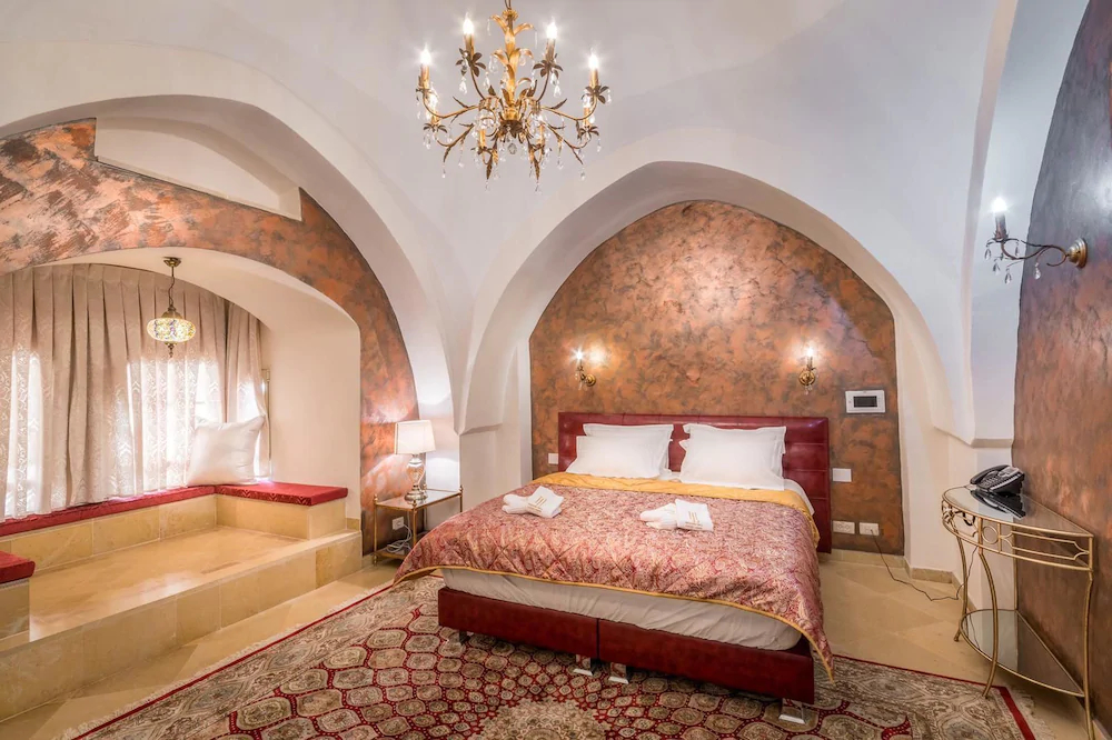 Western Wall Luxury House