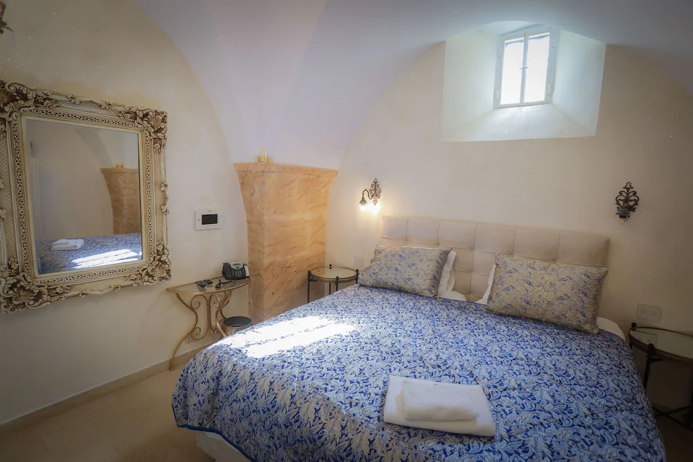 Western Wall Luxury House