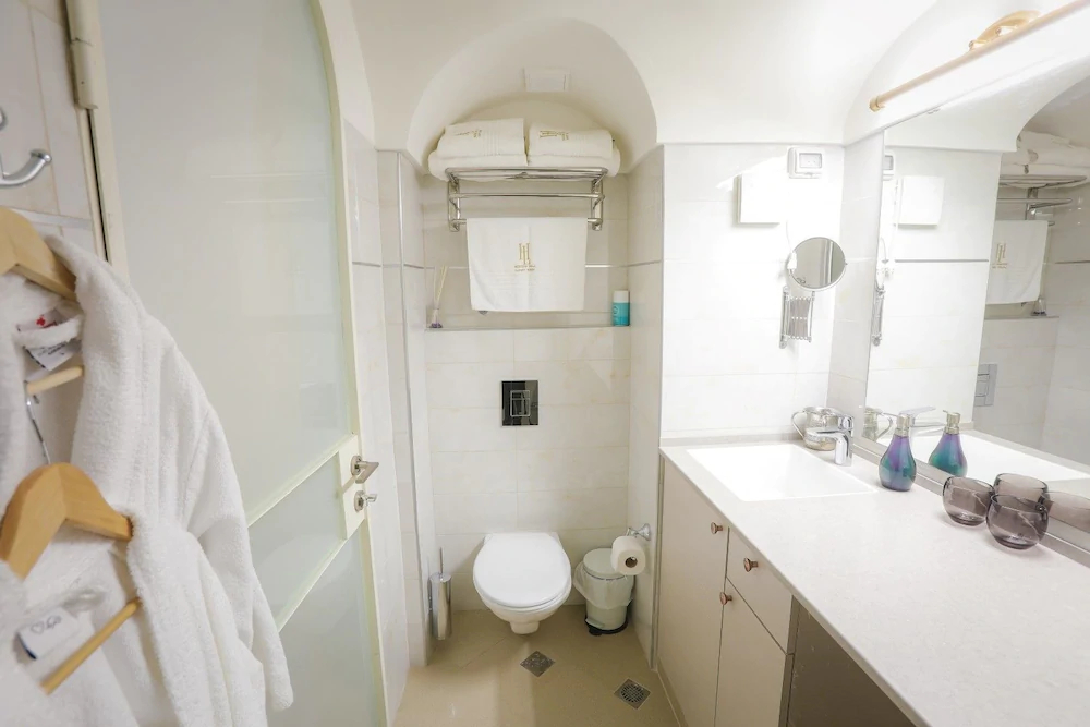 Western Wall Luxury House
