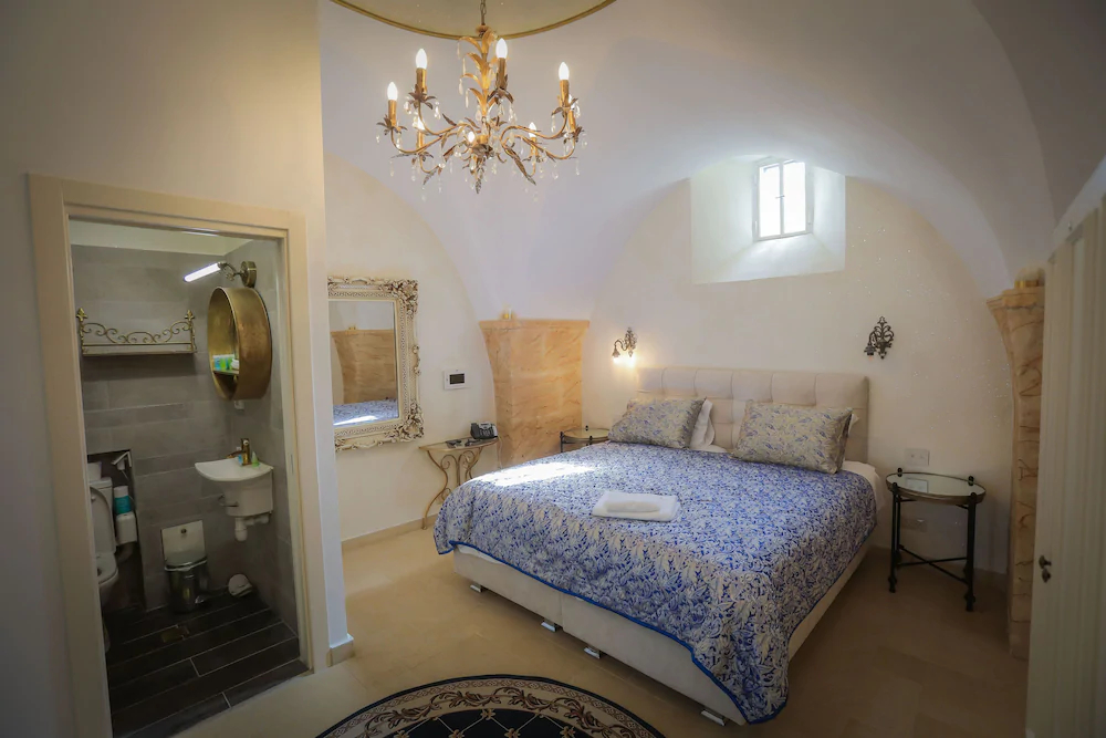 Western Wall Luxury House