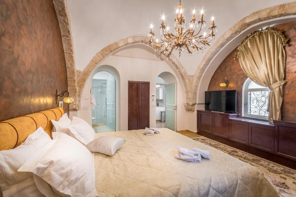 Western Wall Luxury House