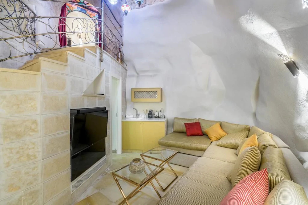 Western Wall Luxury House