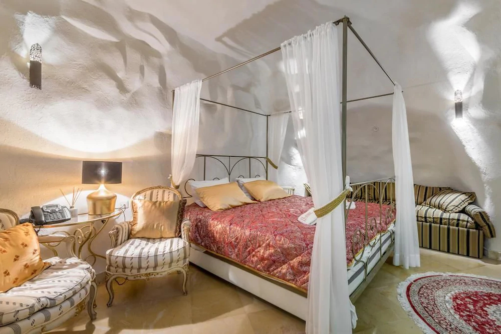 Western Wall Luxury House