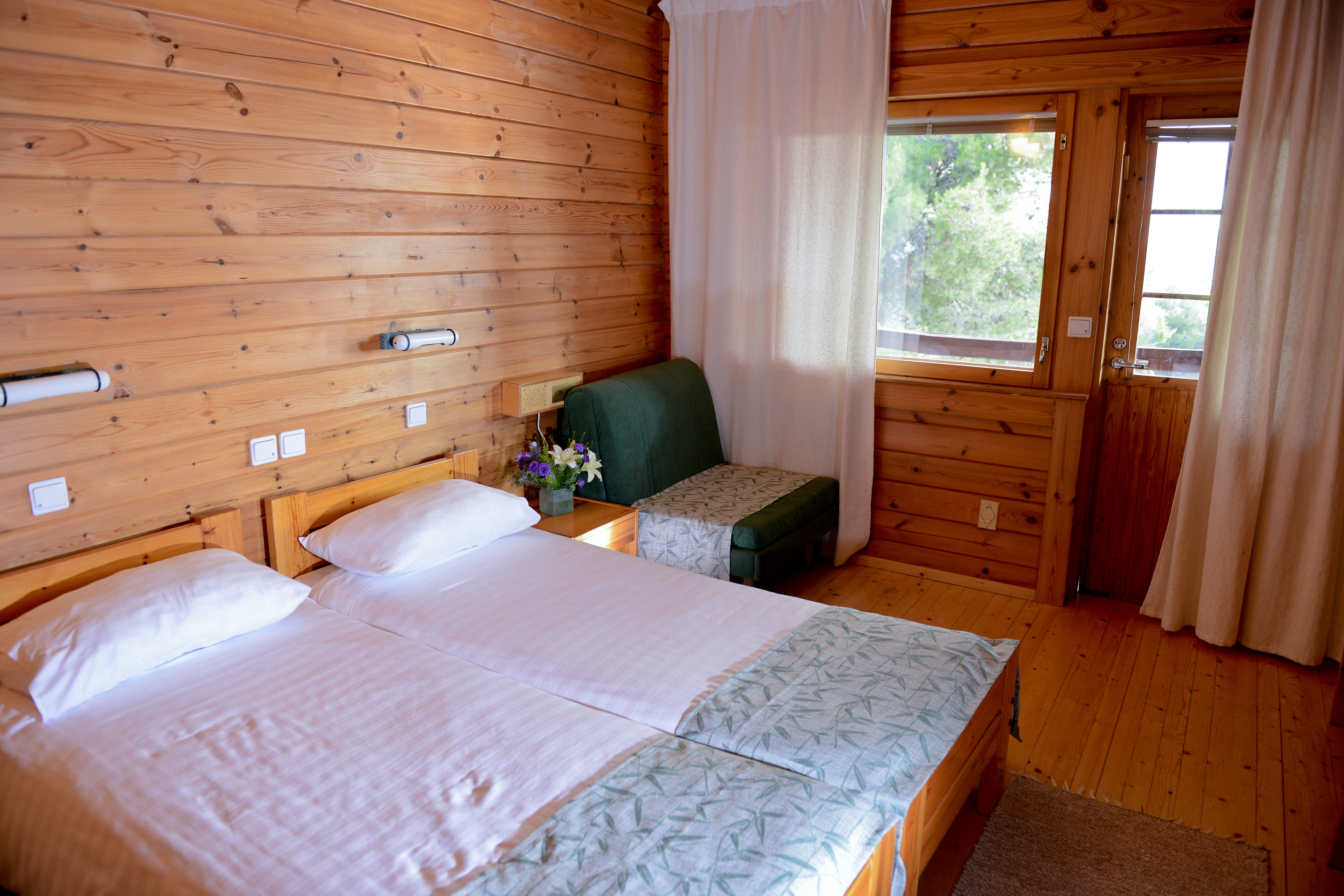 Yad Hashmona Hotel