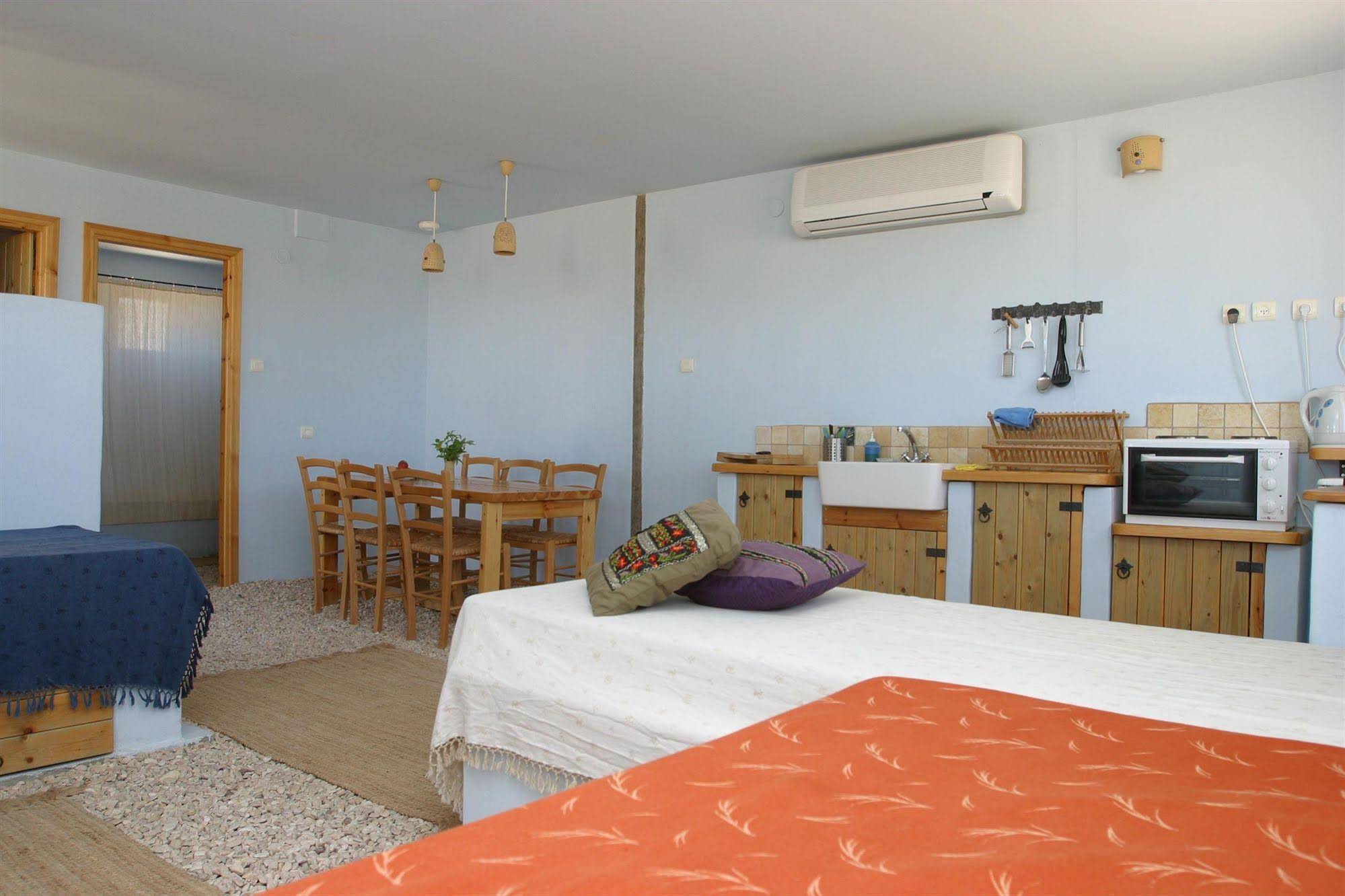 Desert Estate Carmey Avdat