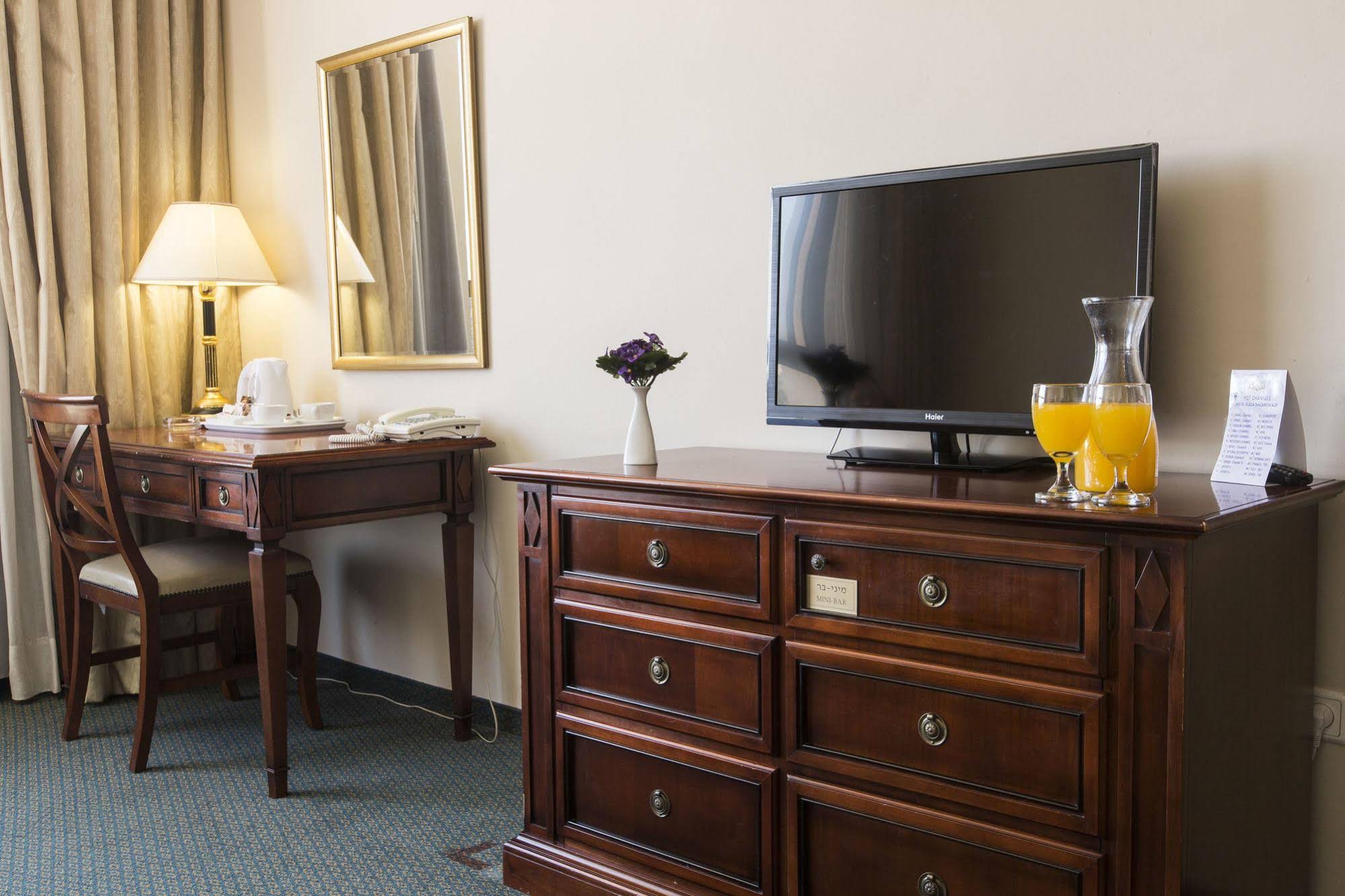 Plaza Nazareth Illit Hotel