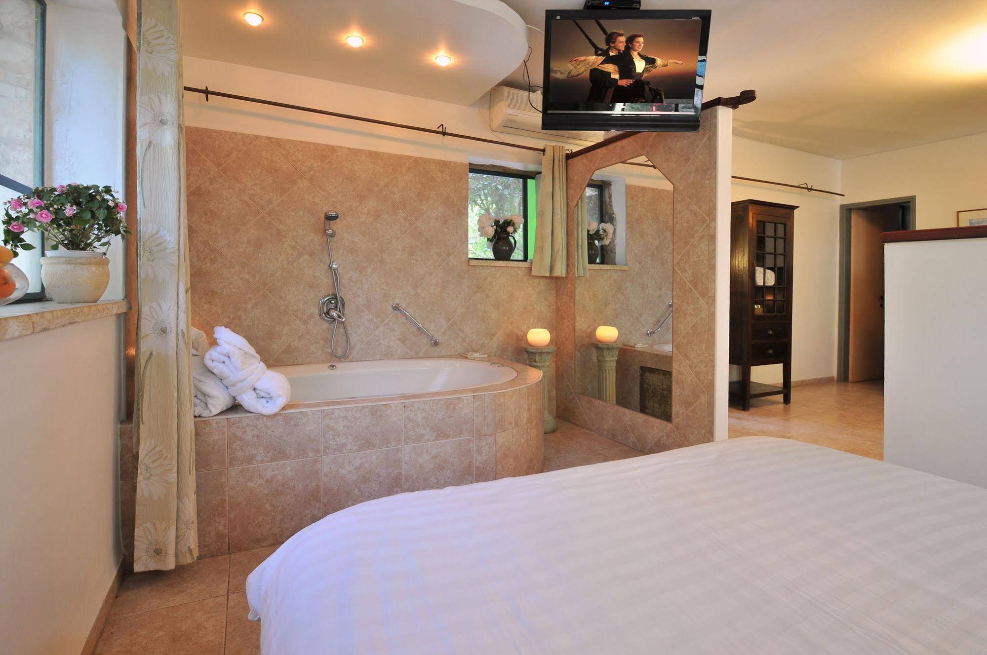 Pina Balev Inn