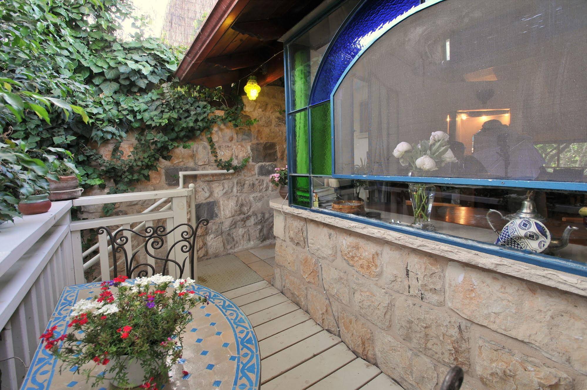 Pina Balev Inn