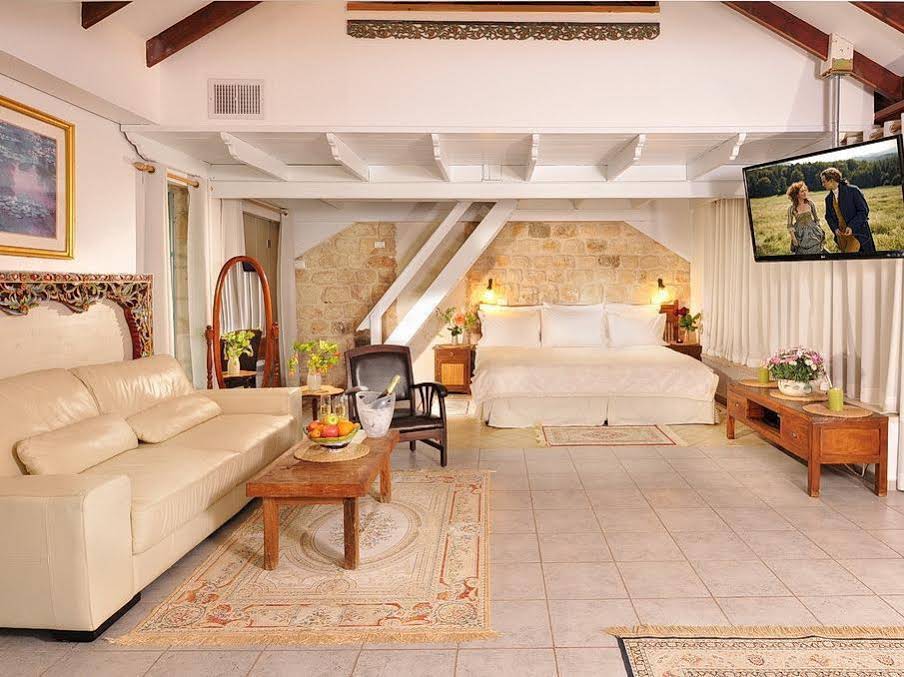 Pina Balev Inn