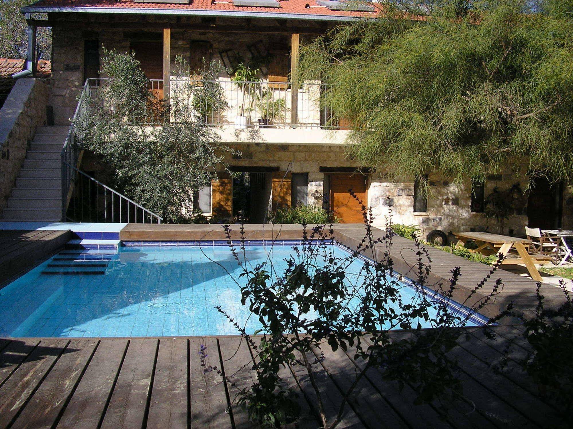 Shulamit Yard