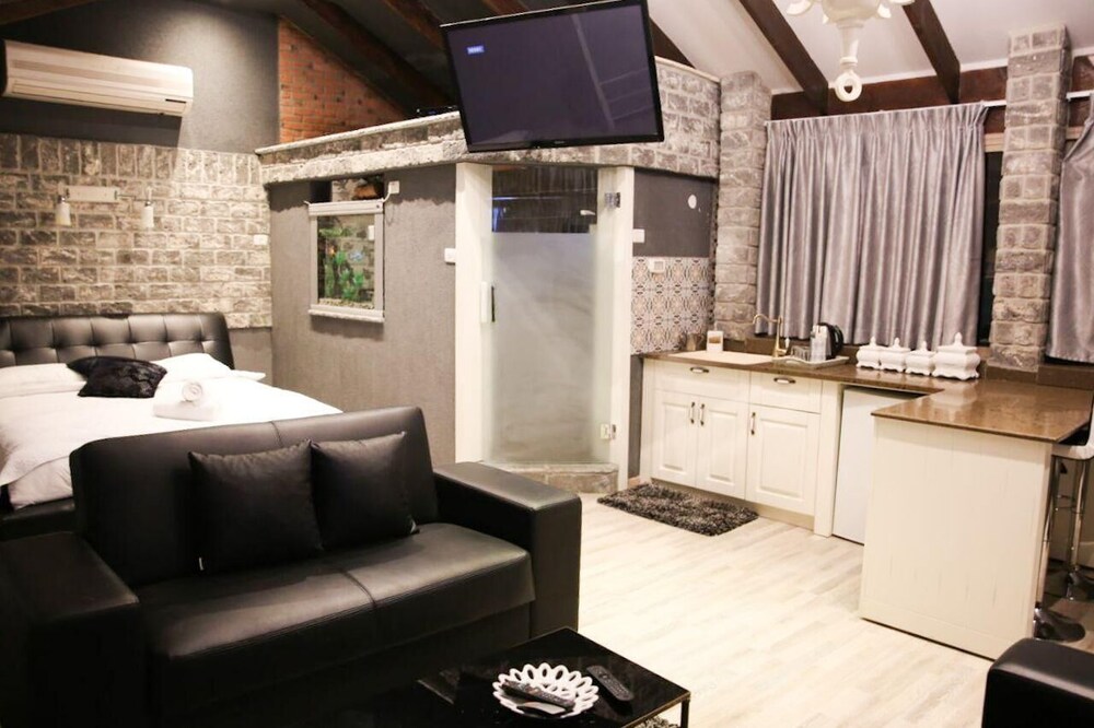 The Belvedere Boutique Suite