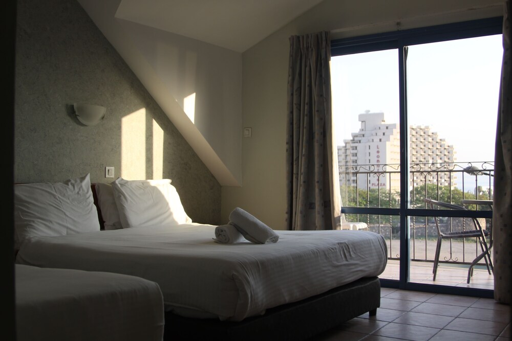 Aviv Hostel