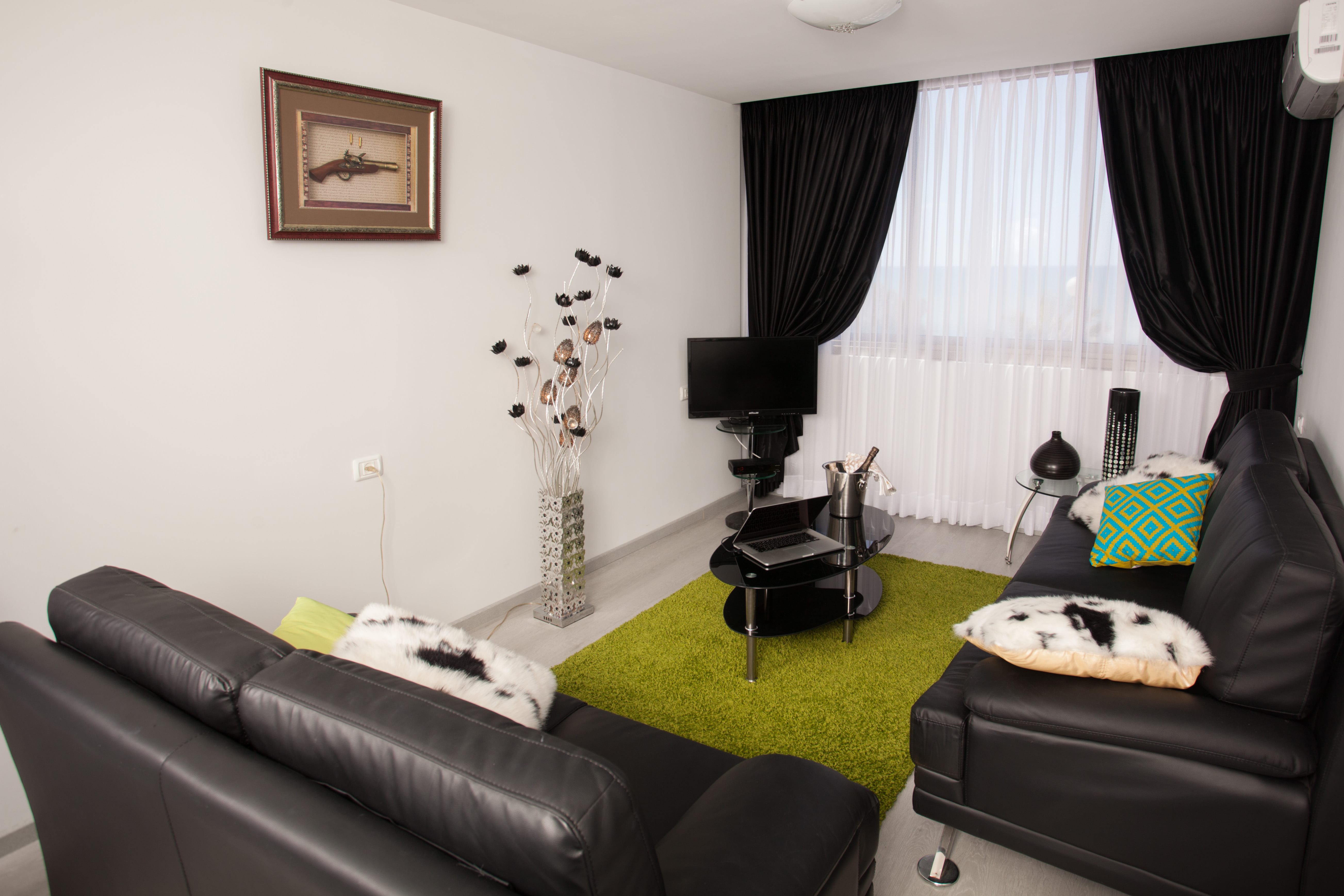 Elis Hotel
