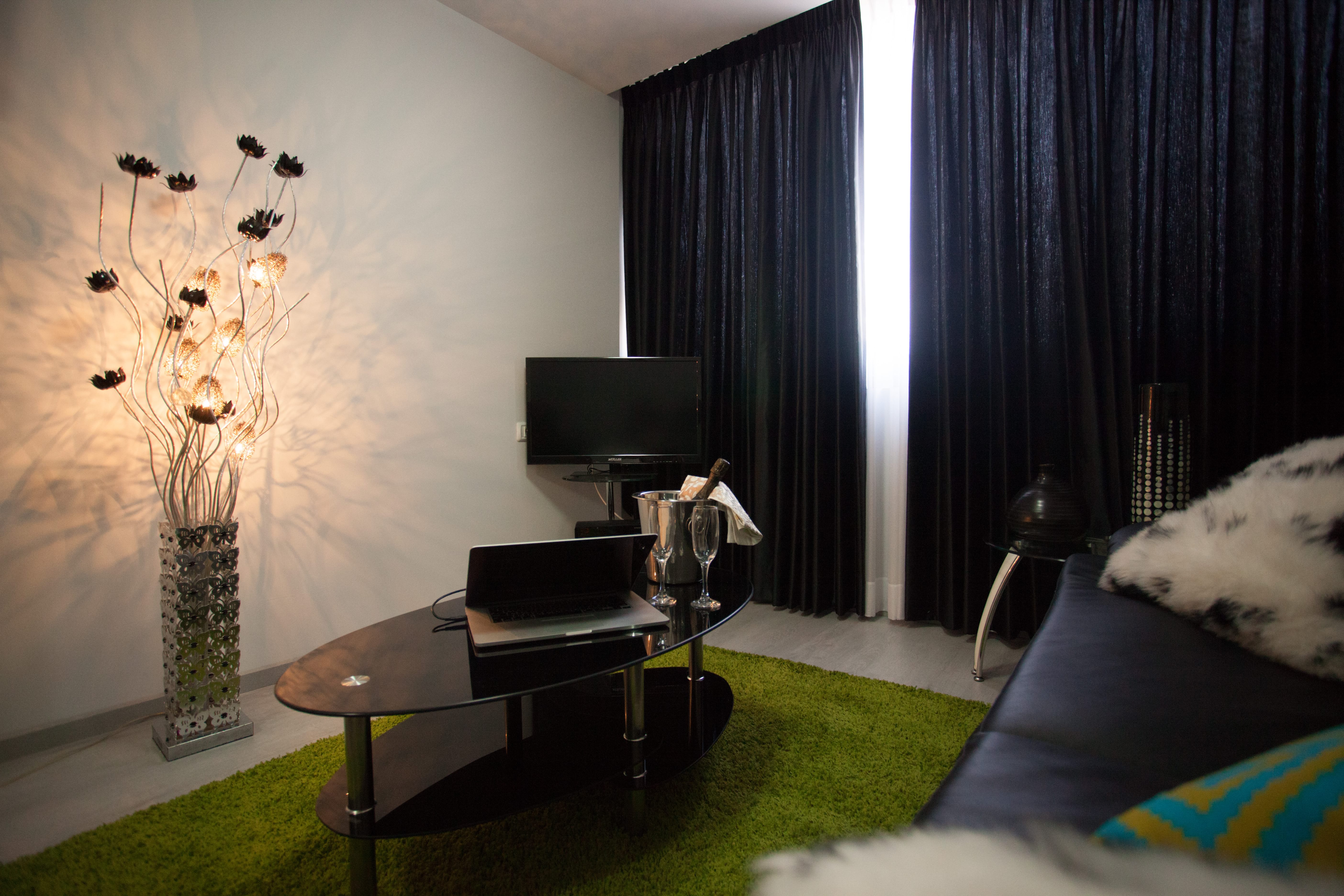 Elis Hotel