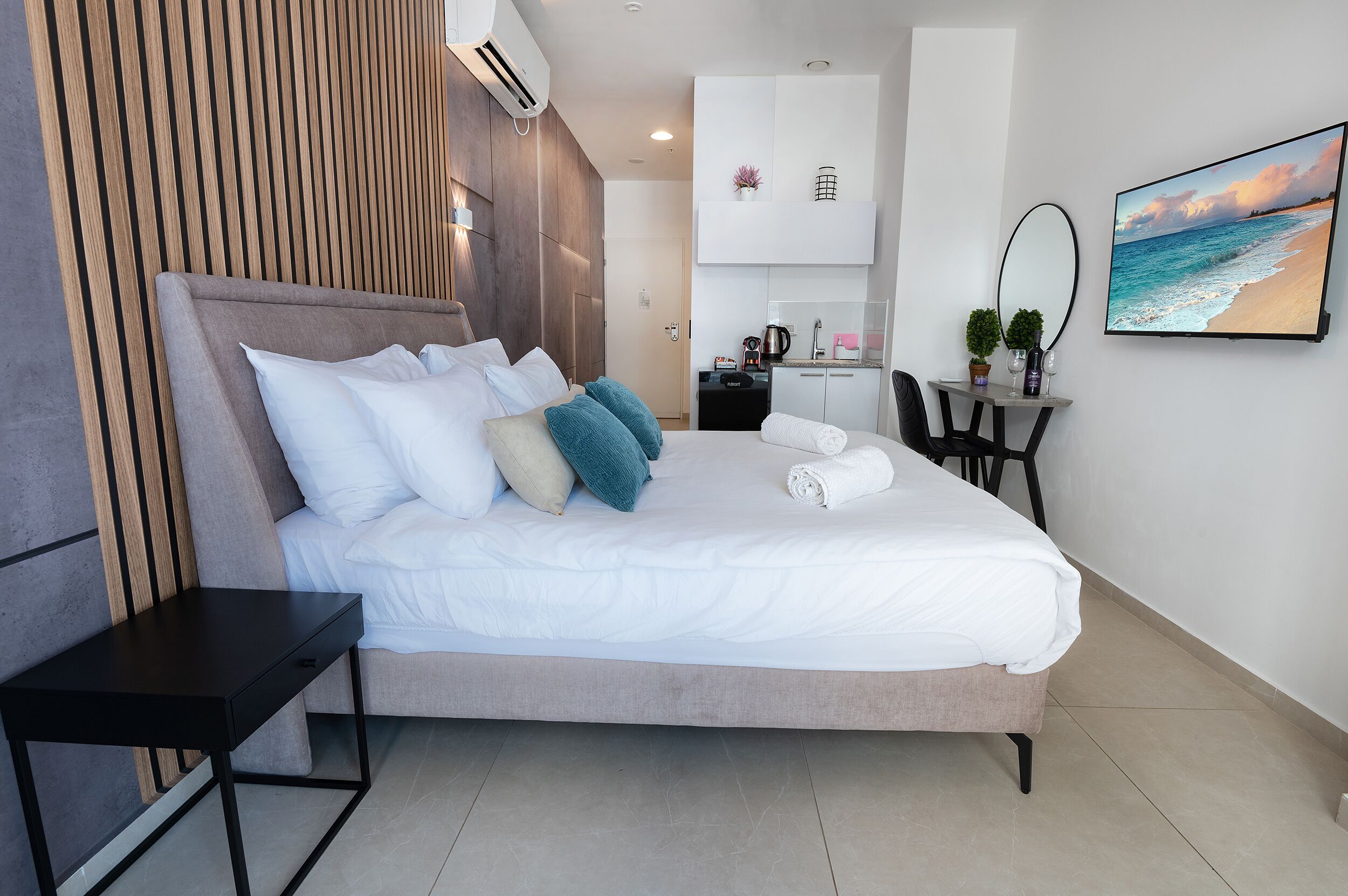 Hi-Yam SeaView Apartments & Suites