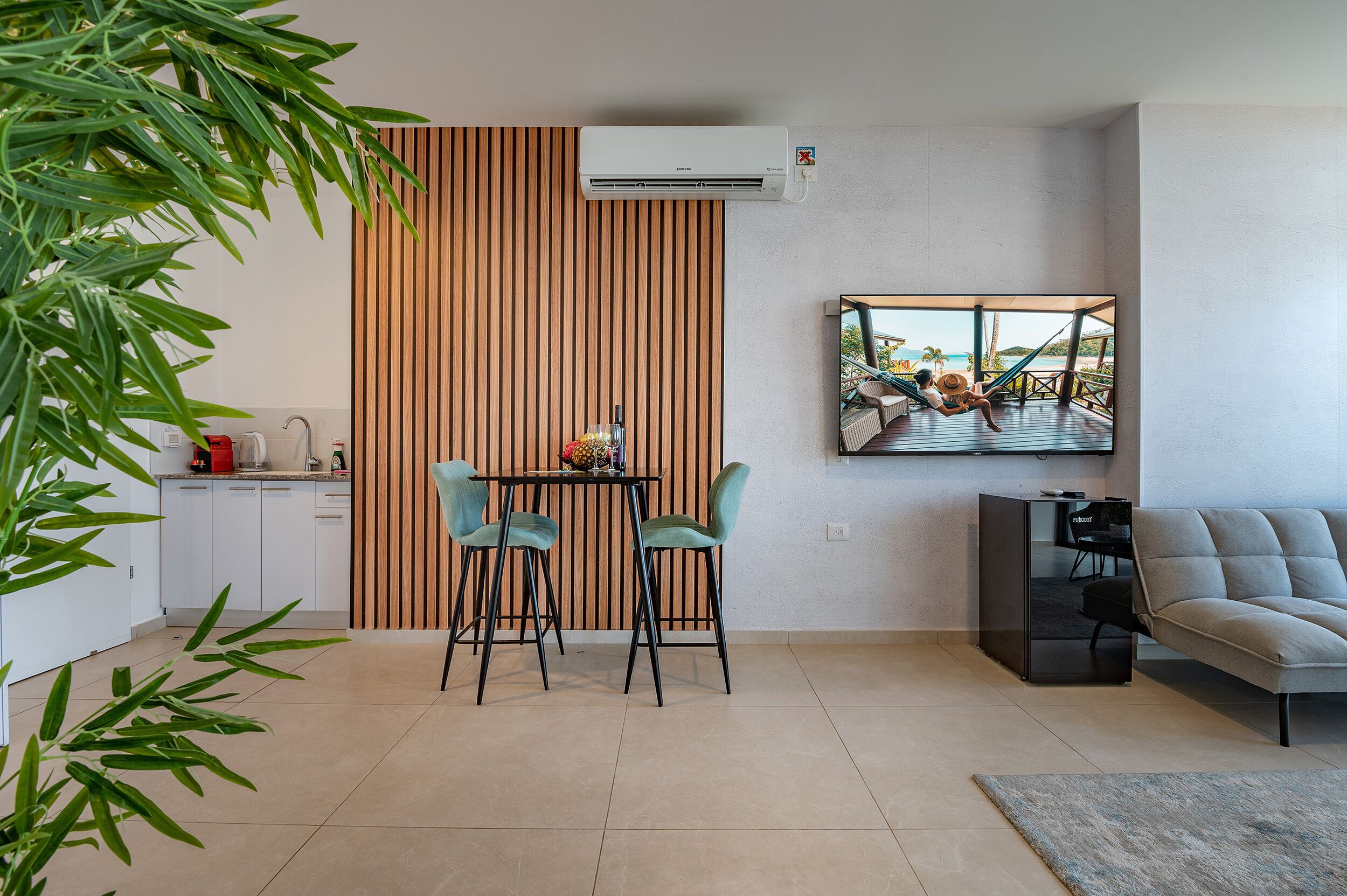 Hi-Yam SeaView Apartments & Suites