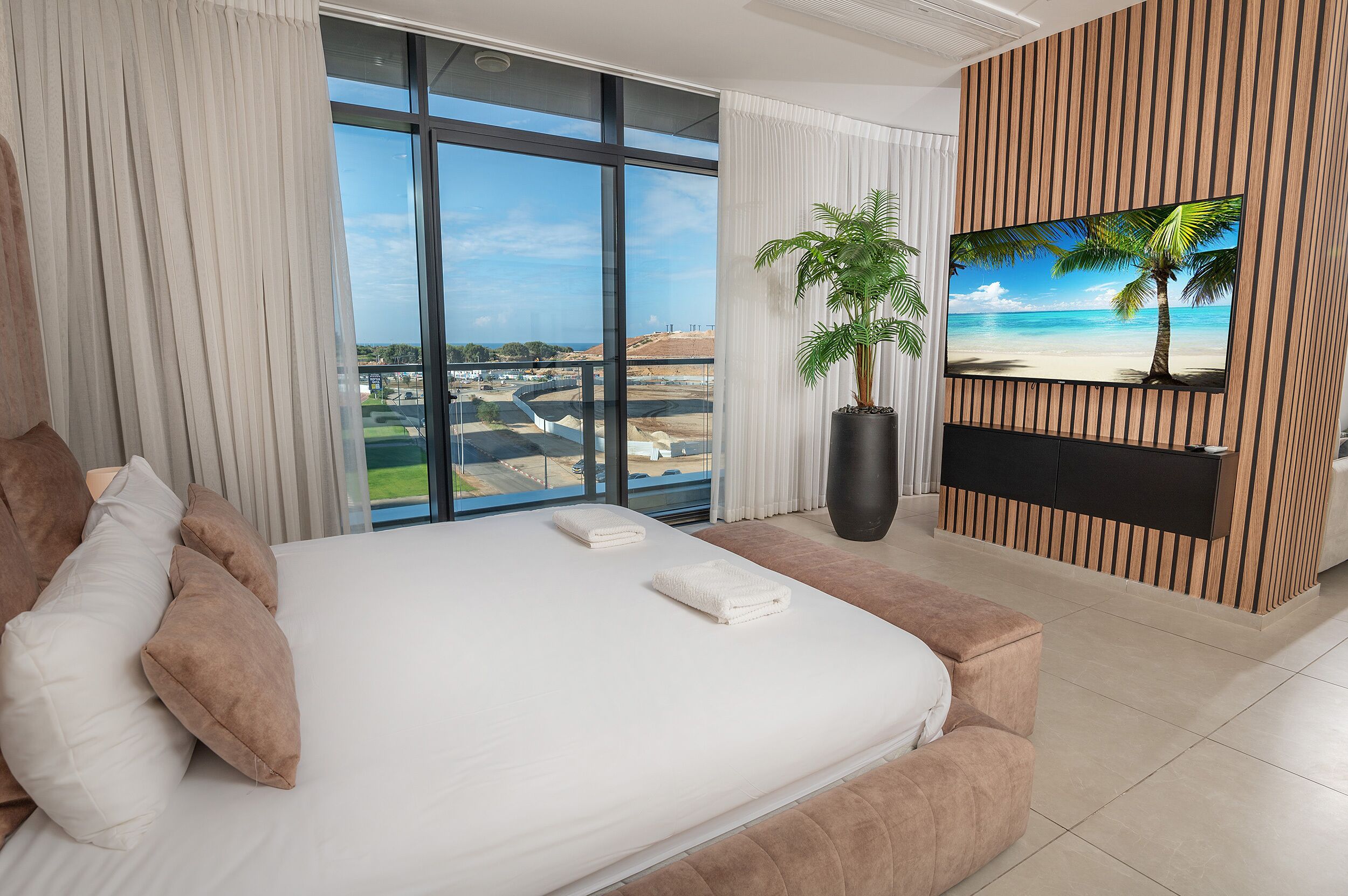 Hi-Yam SeaView Apartments & Suites