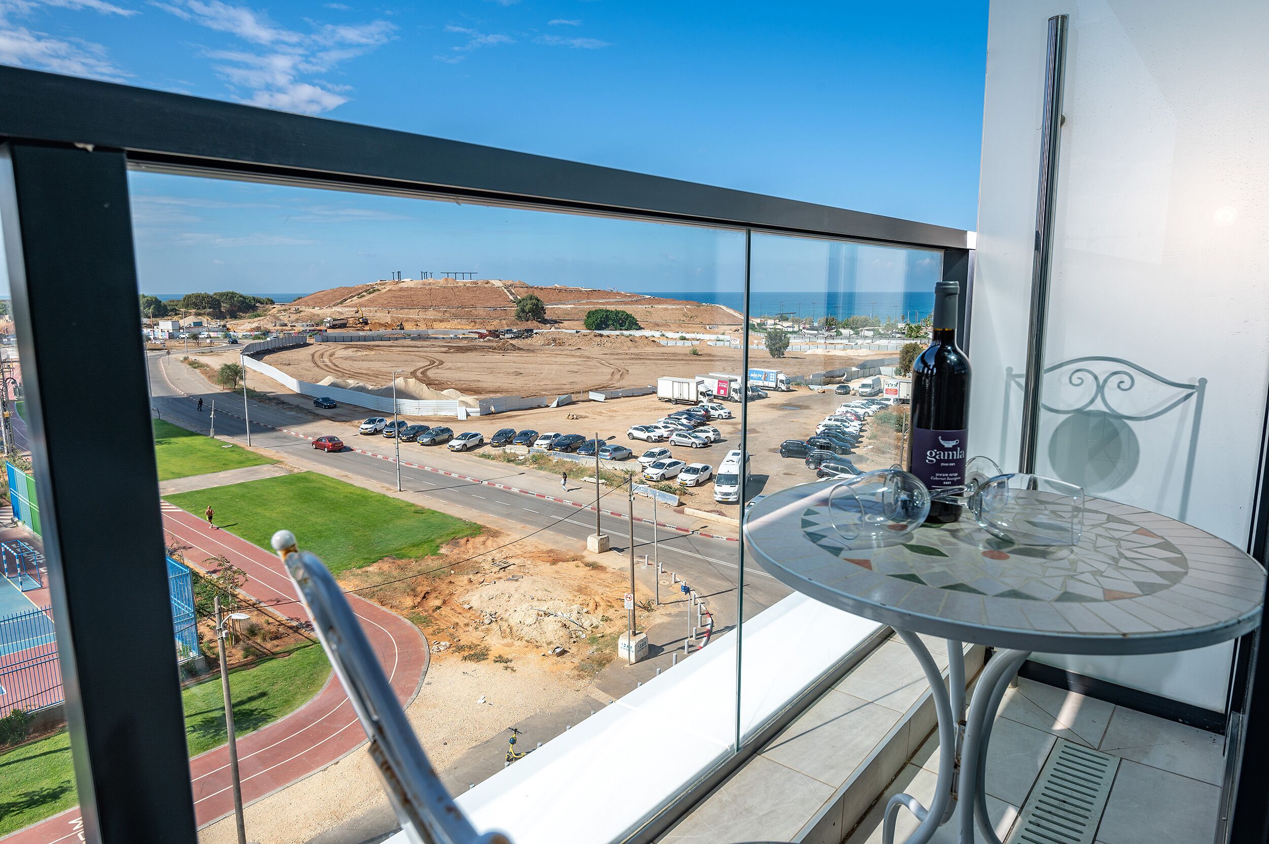 Hi-Yam SeaView Apartments & Suites