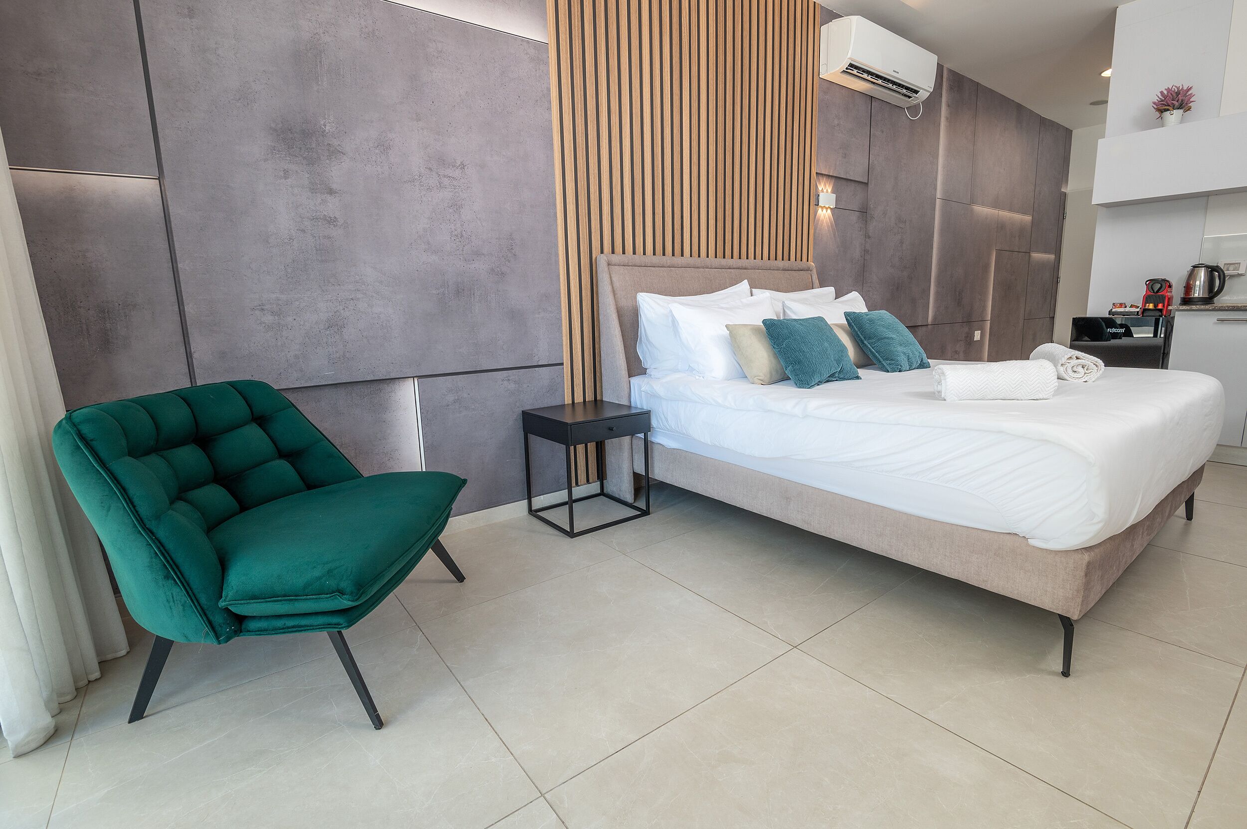 Hi-Yam SeaView Apartments & Suites