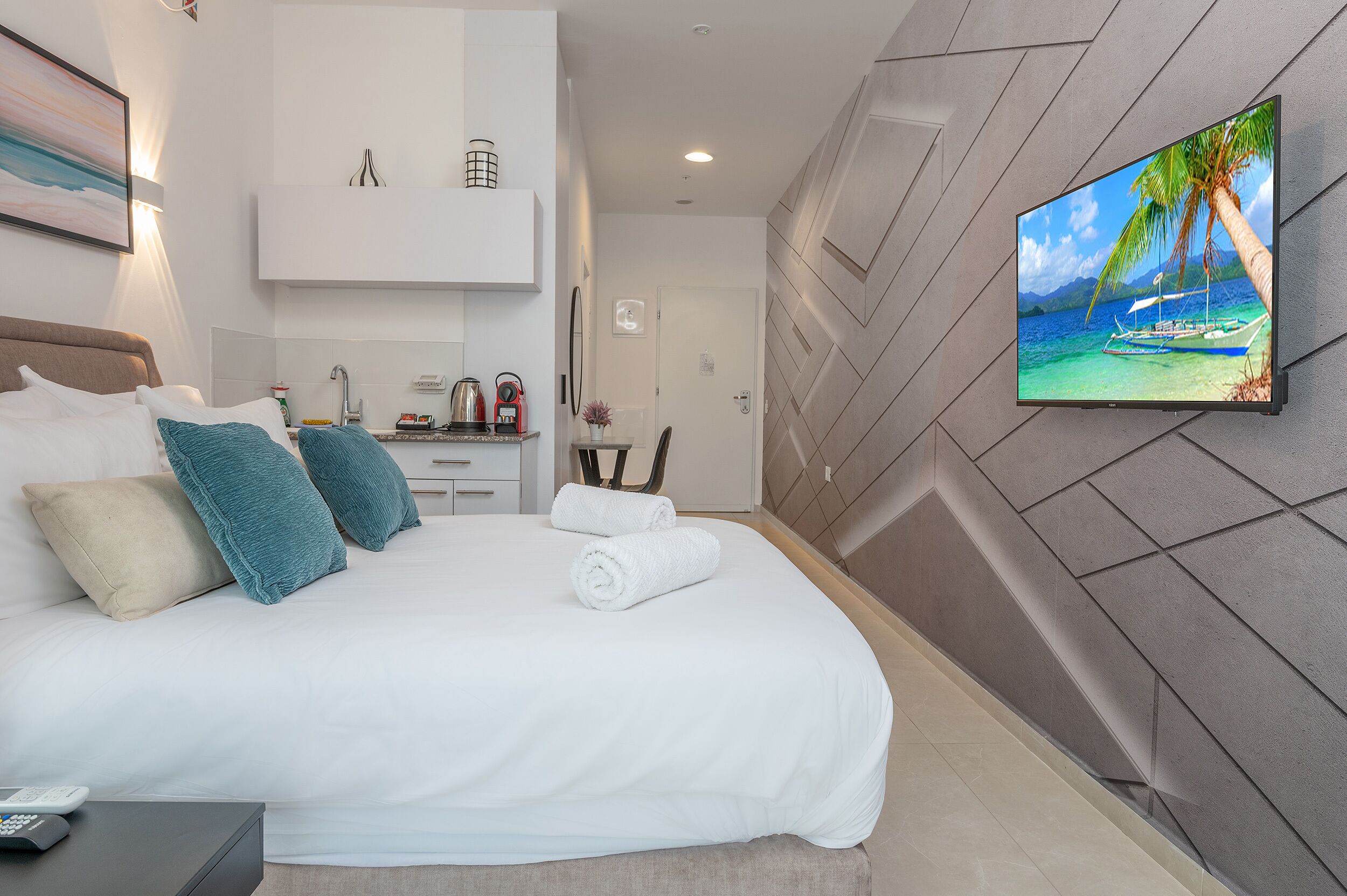 Hi-Yam SeaView Apartments & Suites