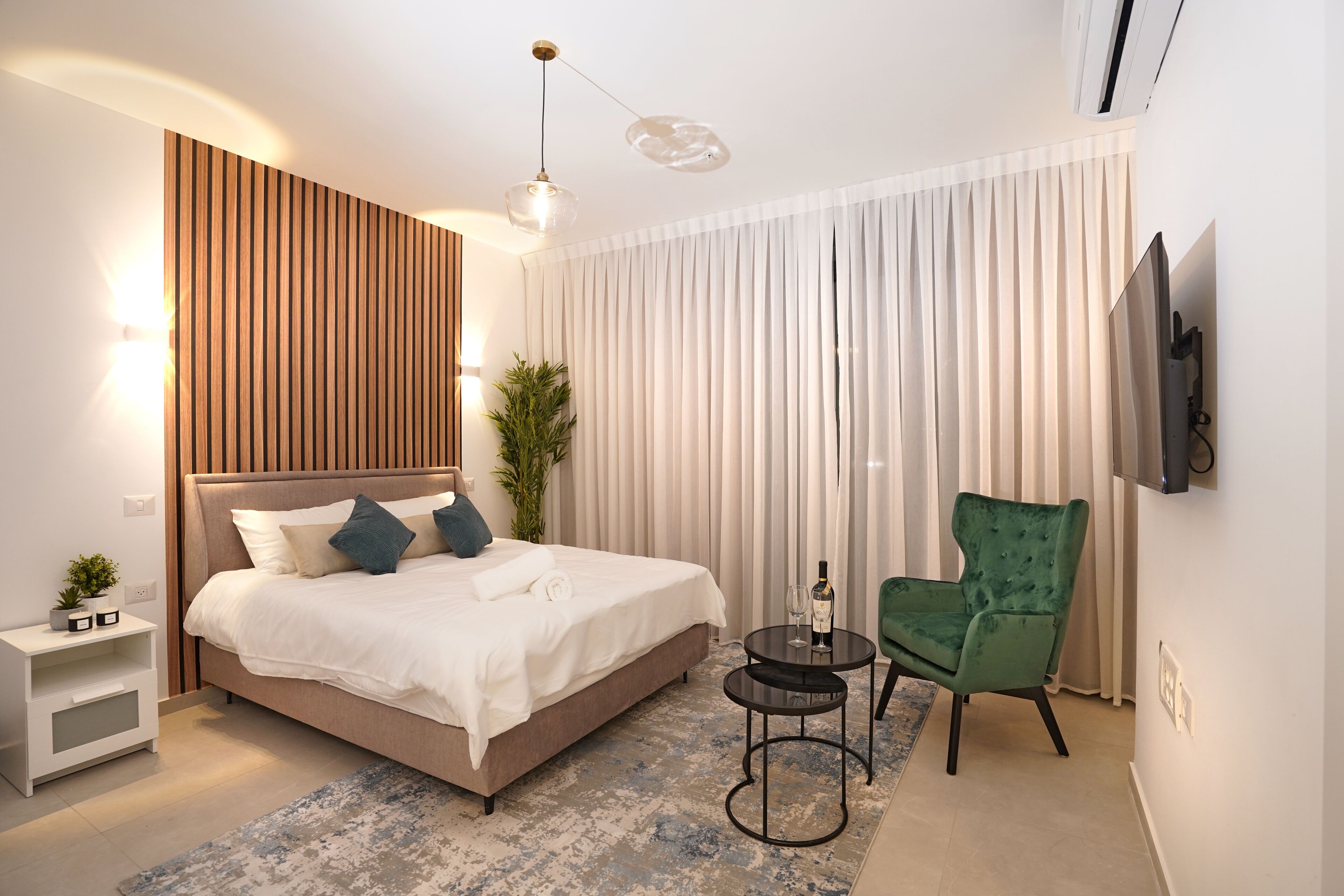 Hi-Yam SeaView Apartments & Suites