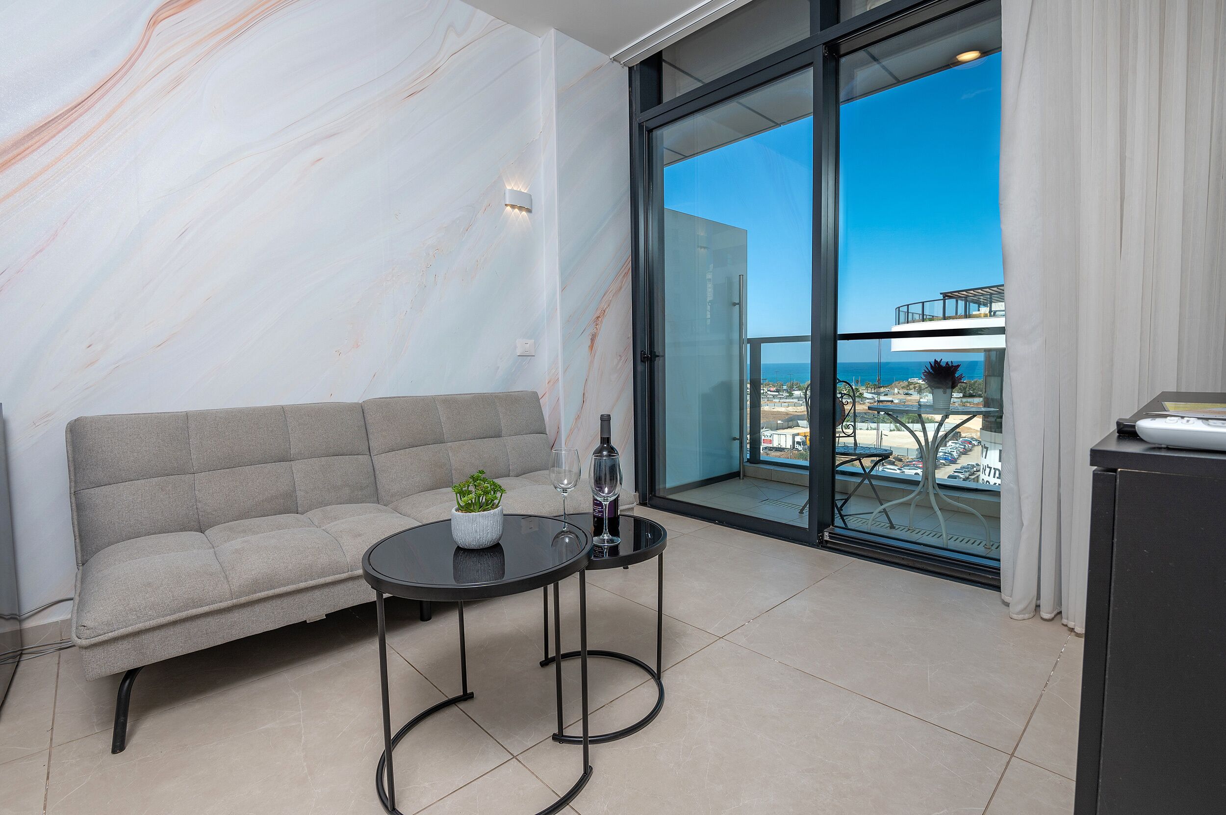 Hi-Yam SeaView Apartments & Suites