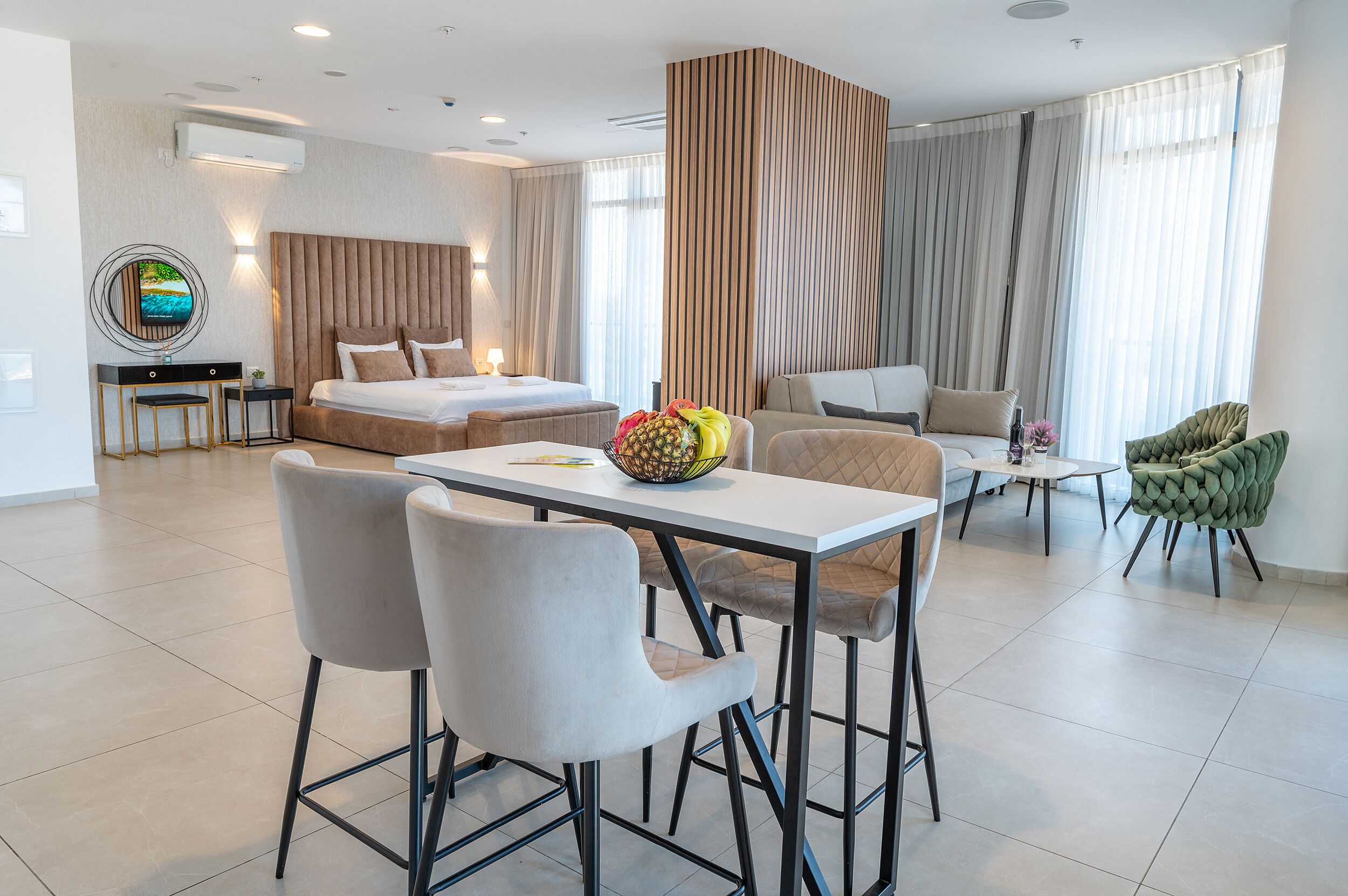 Hi-Yam SeaView Apartments & Suites
