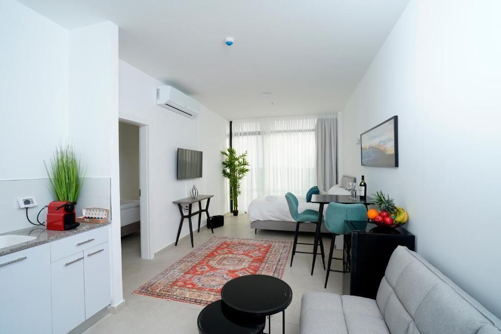 Hi-Yam SeaView Apartments & Suites