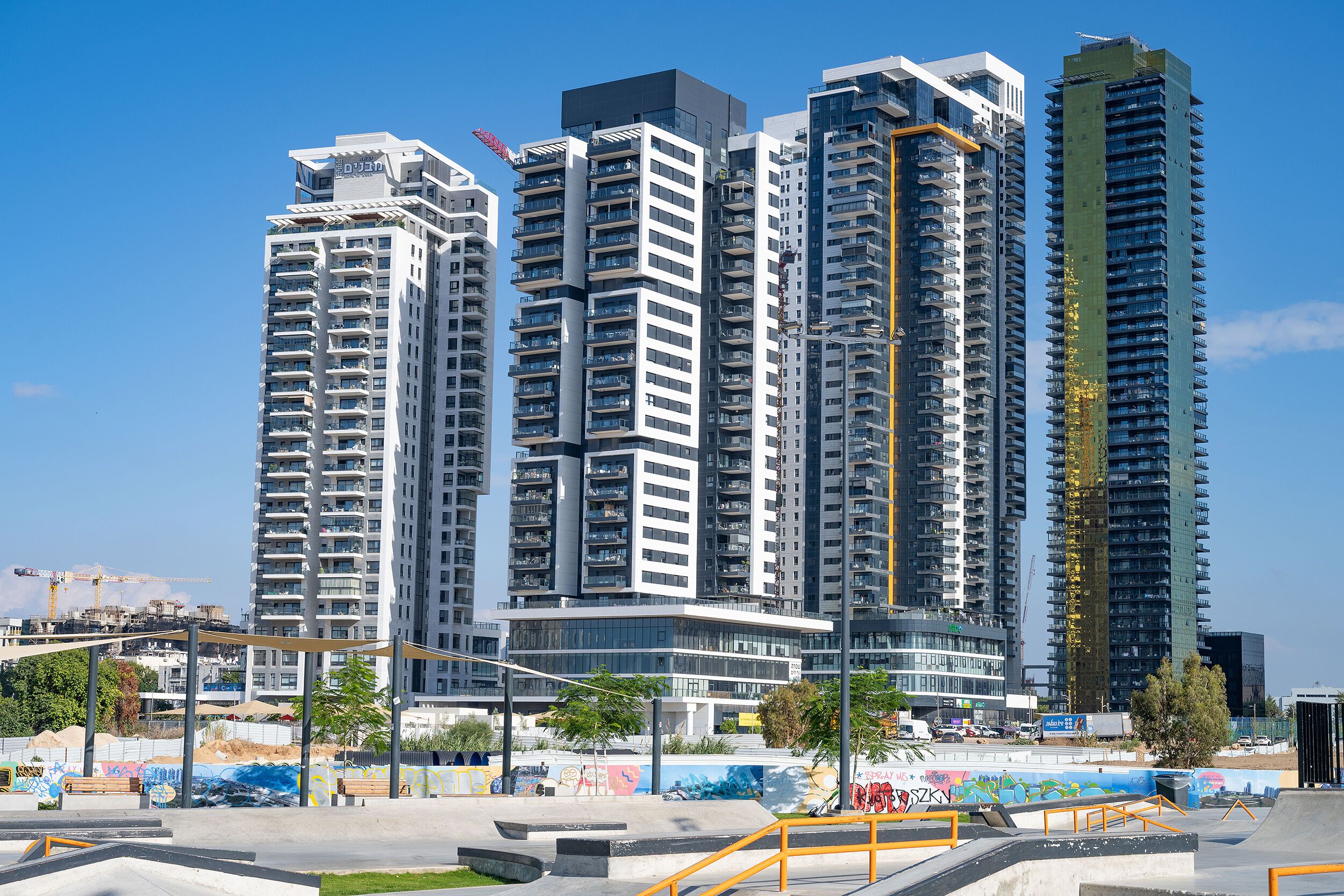 Hi-Yam SeaView Apartments & Suites