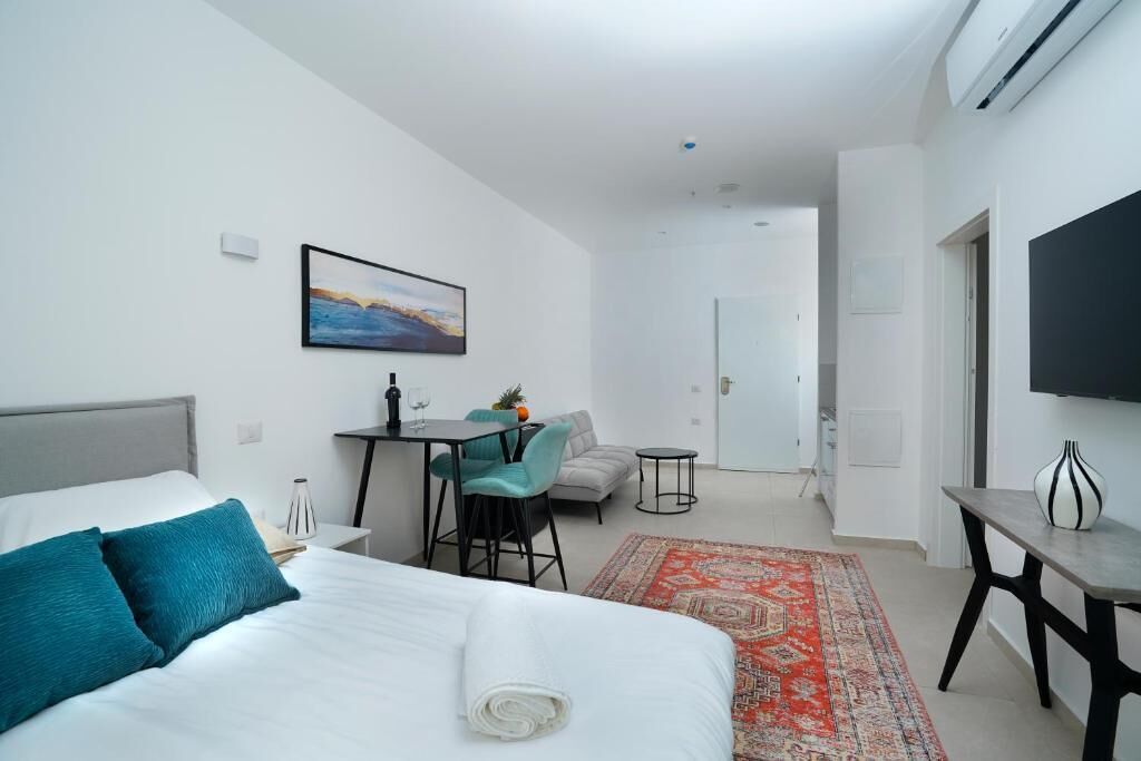 Hi-Yam SeaView Apartments & Suites