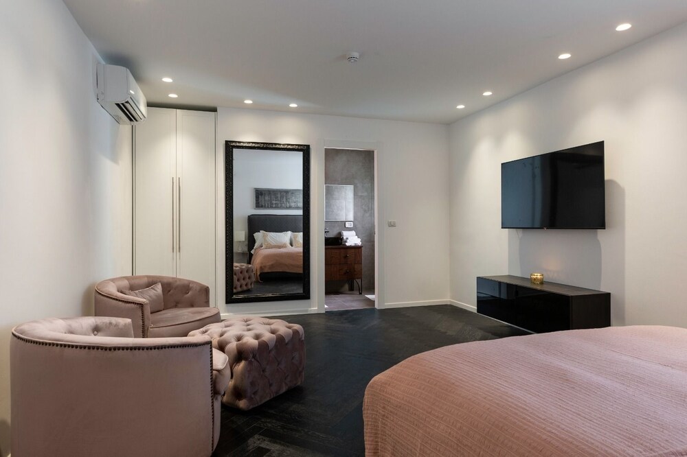 Alma Suites